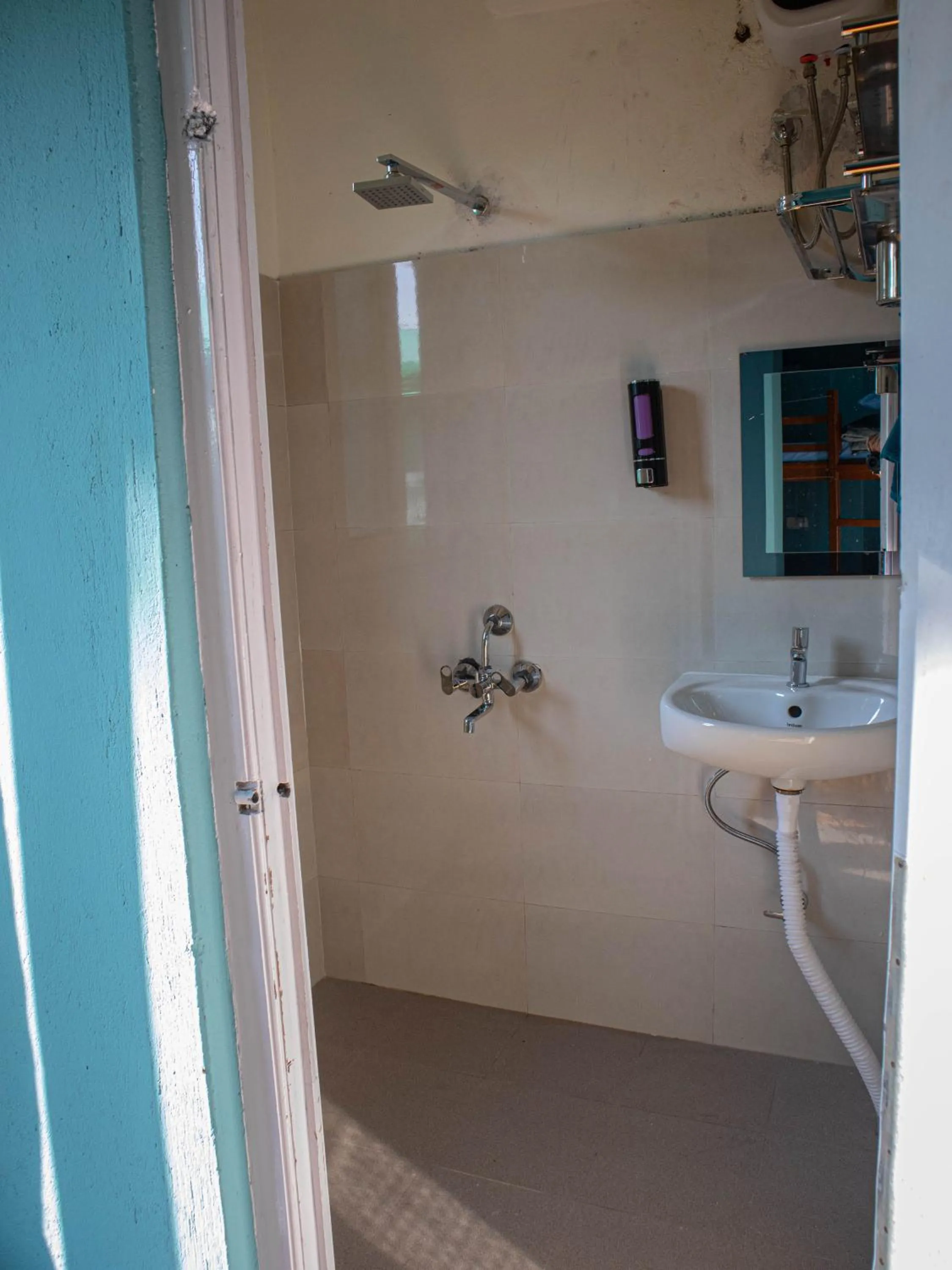 Shower in Hills Tale Backpackers Hostel