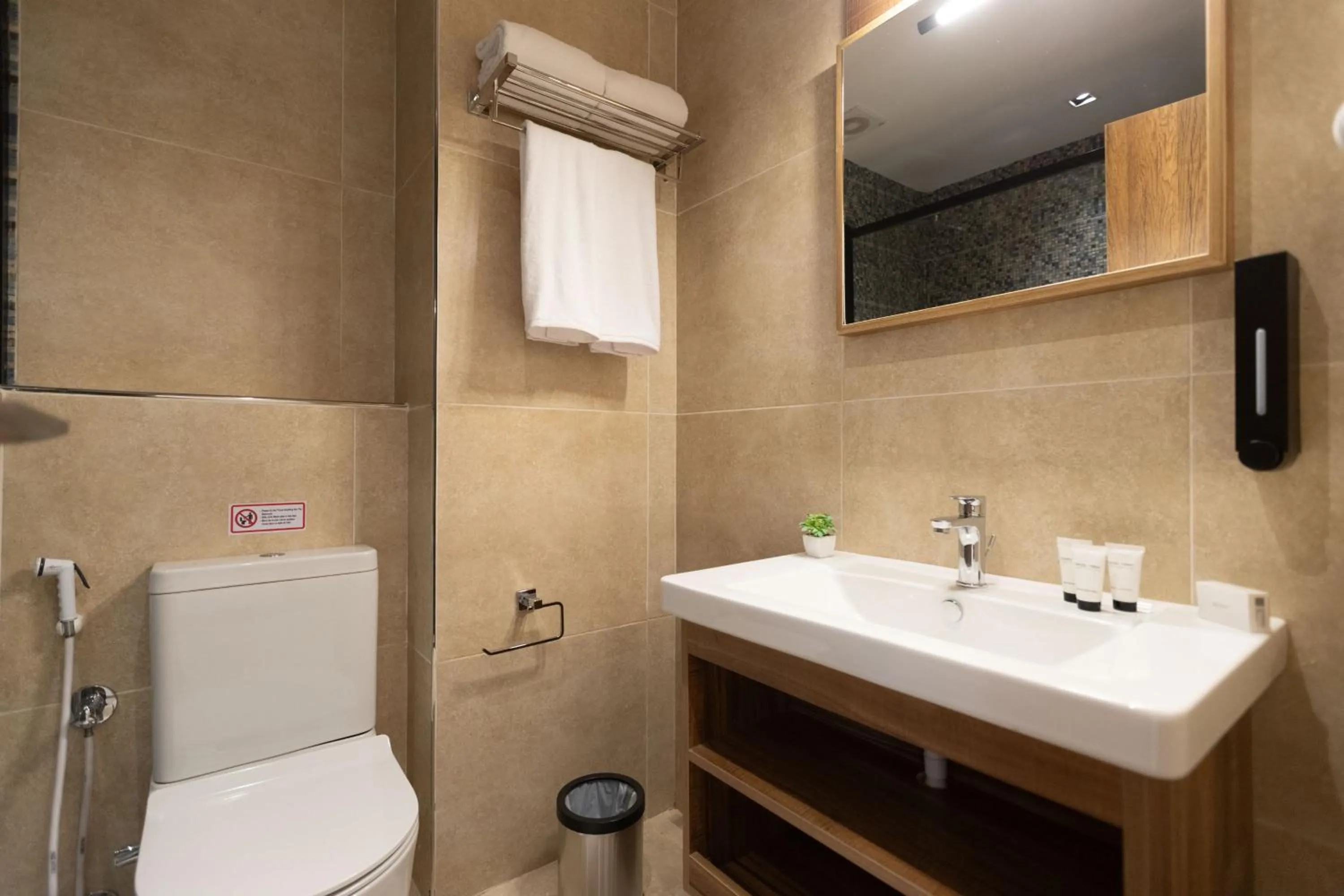 Toilet in Mazar Pyramids Hotel