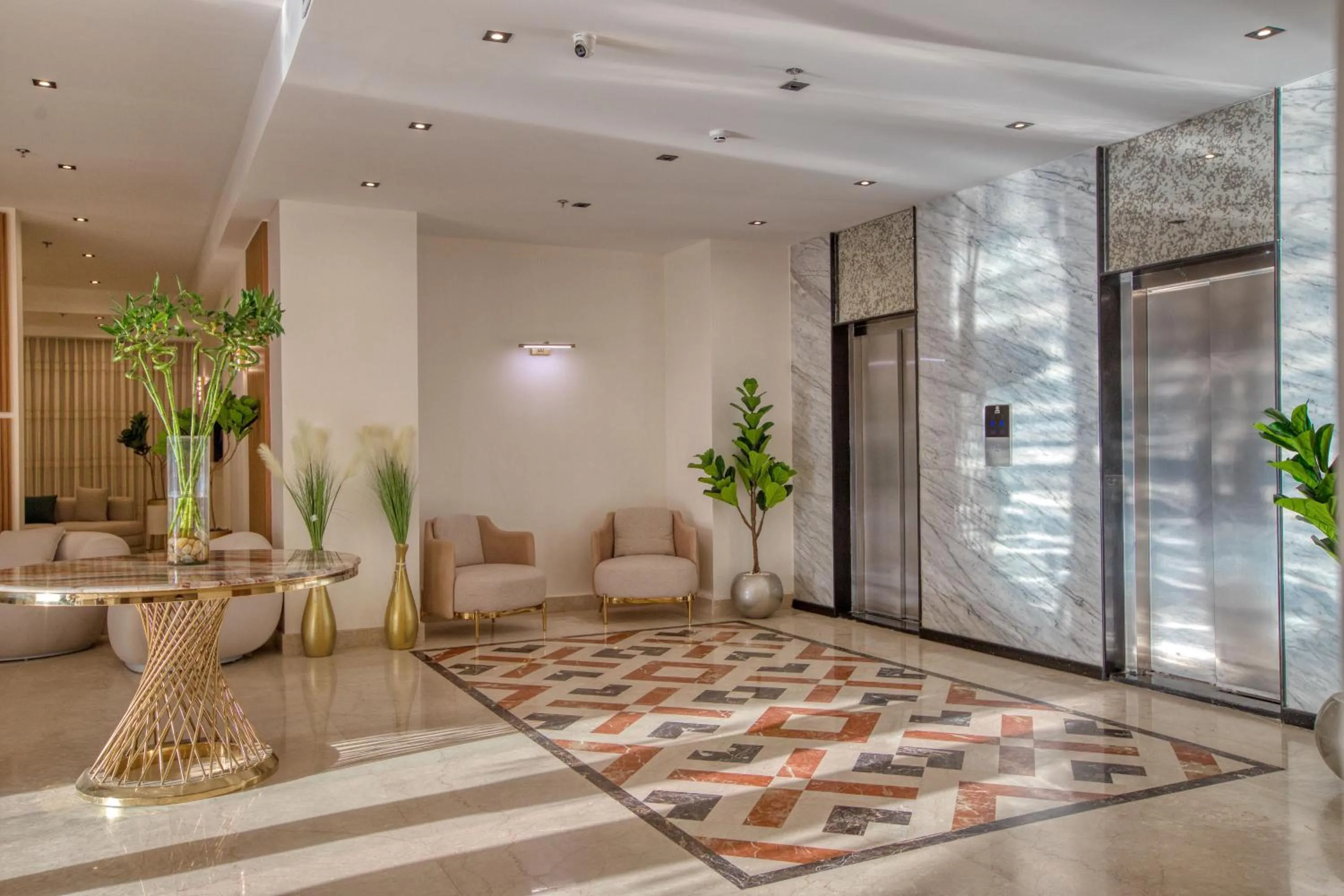 elevator in Mazar Pyramids Hotel