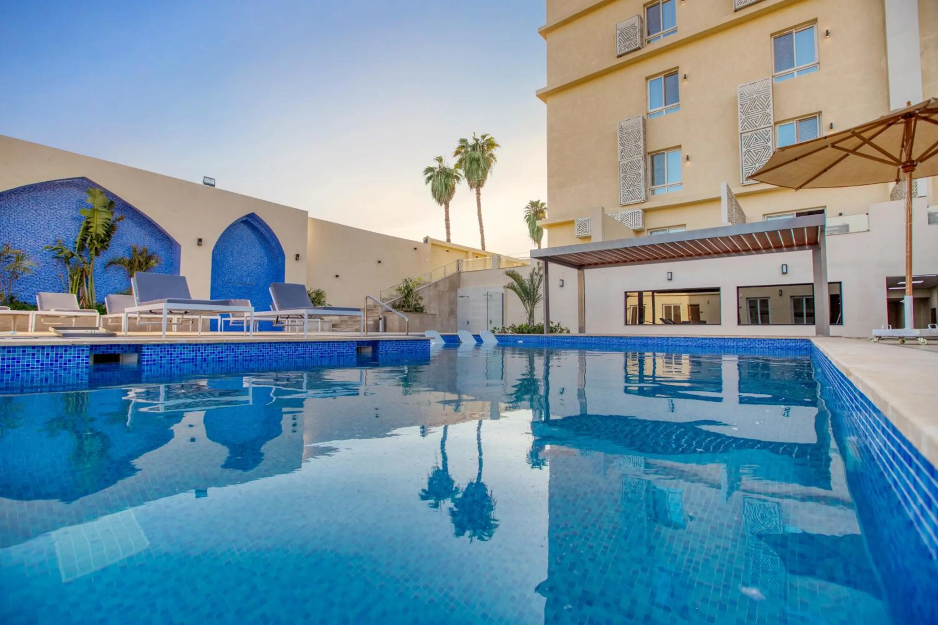 Swimming pool in Mazar Pyramids Hotel