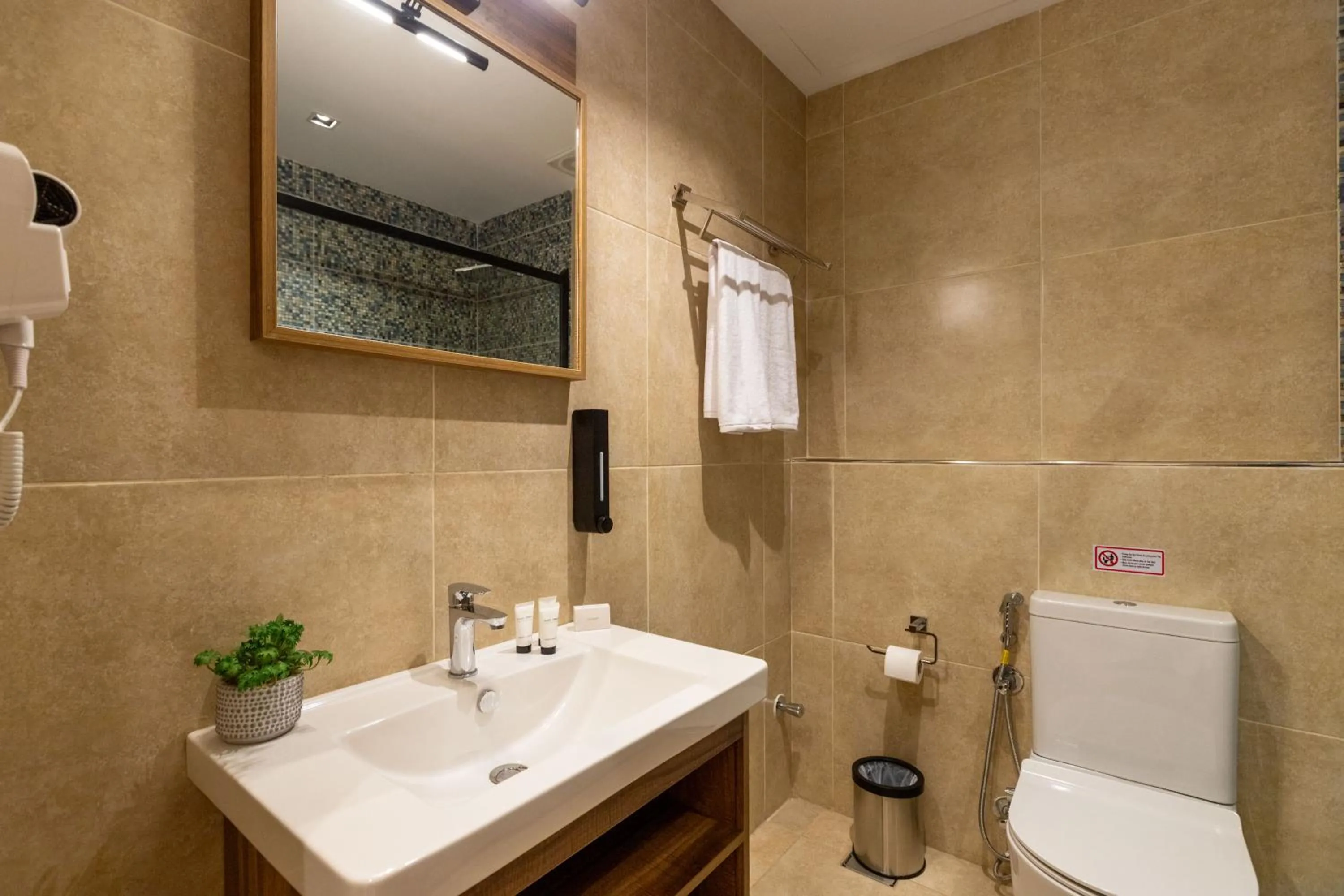 Bathroom in Mazar Pyramids Hotel