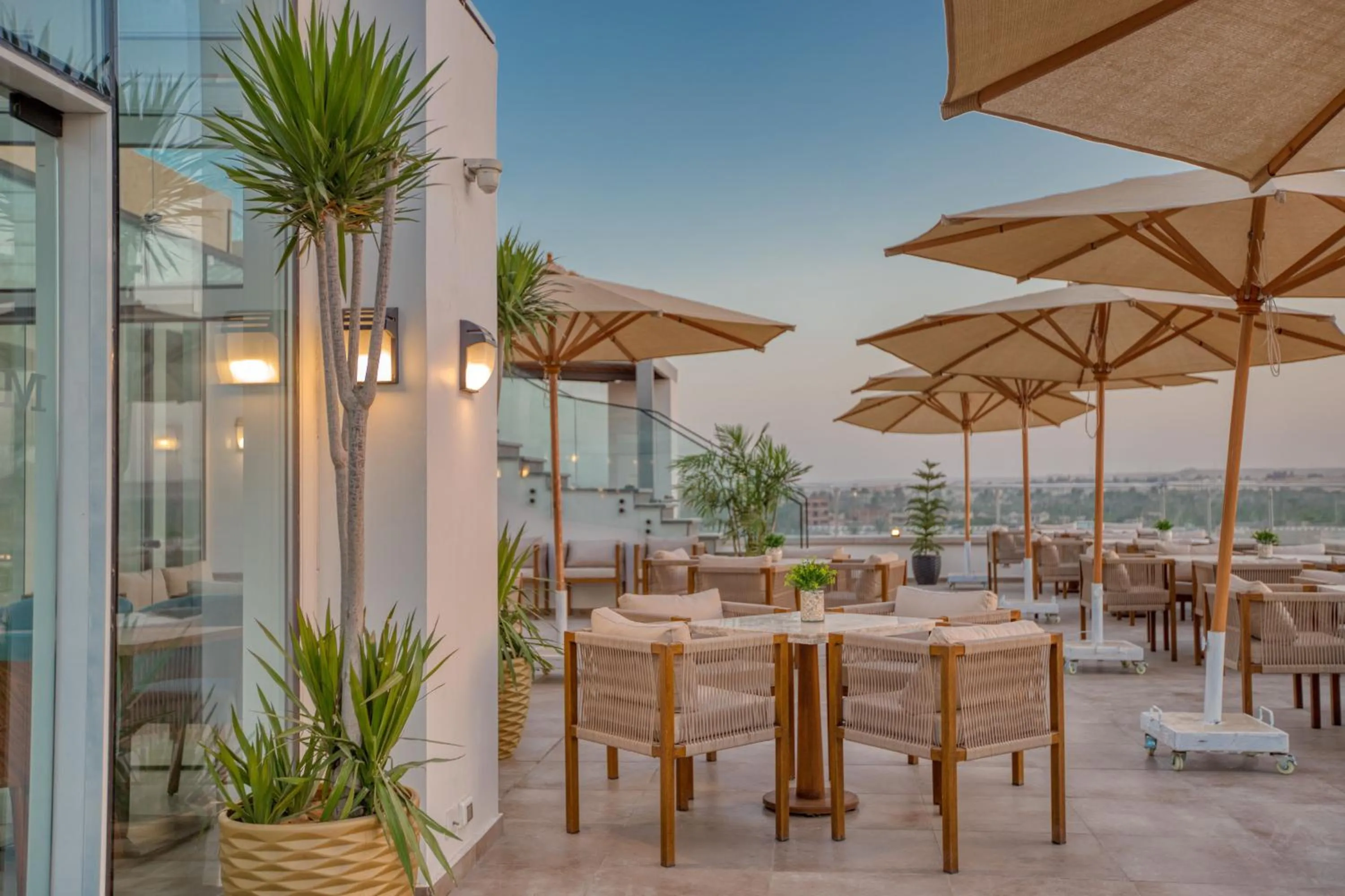 Restaurant/places to eat in Mazar Pyramids Hotel