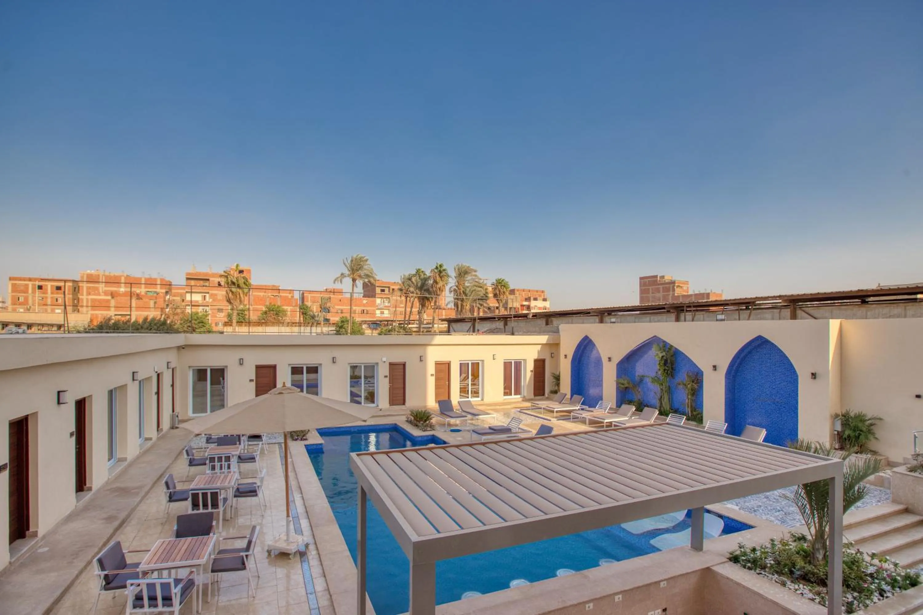 Swimming pool in Mazar Pyramids Hotel