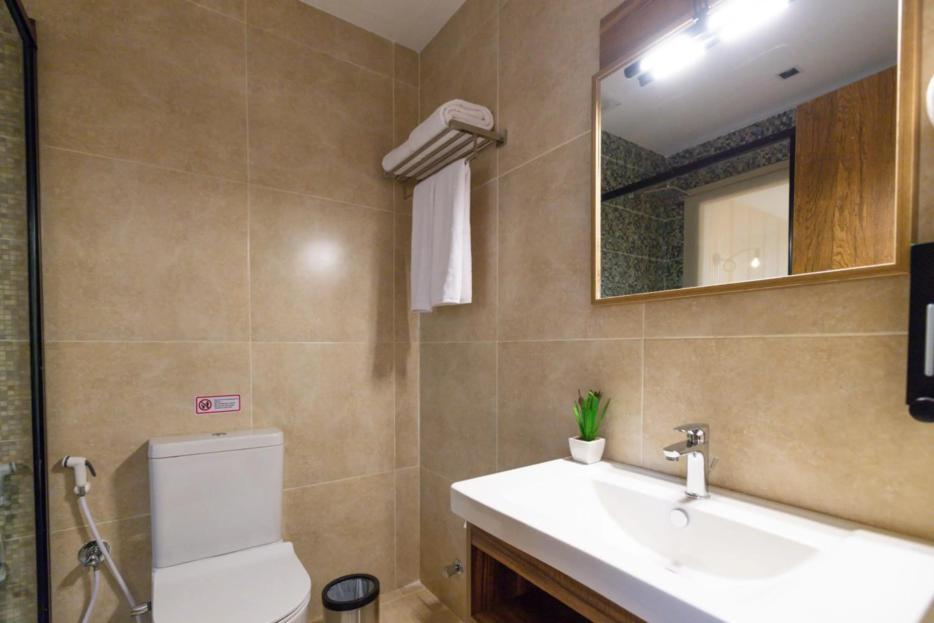 Shower in Mazar Pyramids Hotel