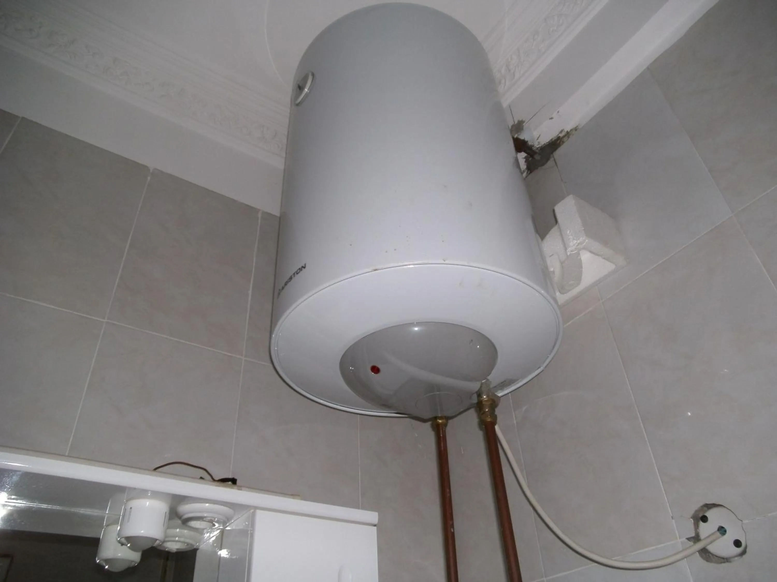 Decorative detail in Pemicsa Hotel Accra