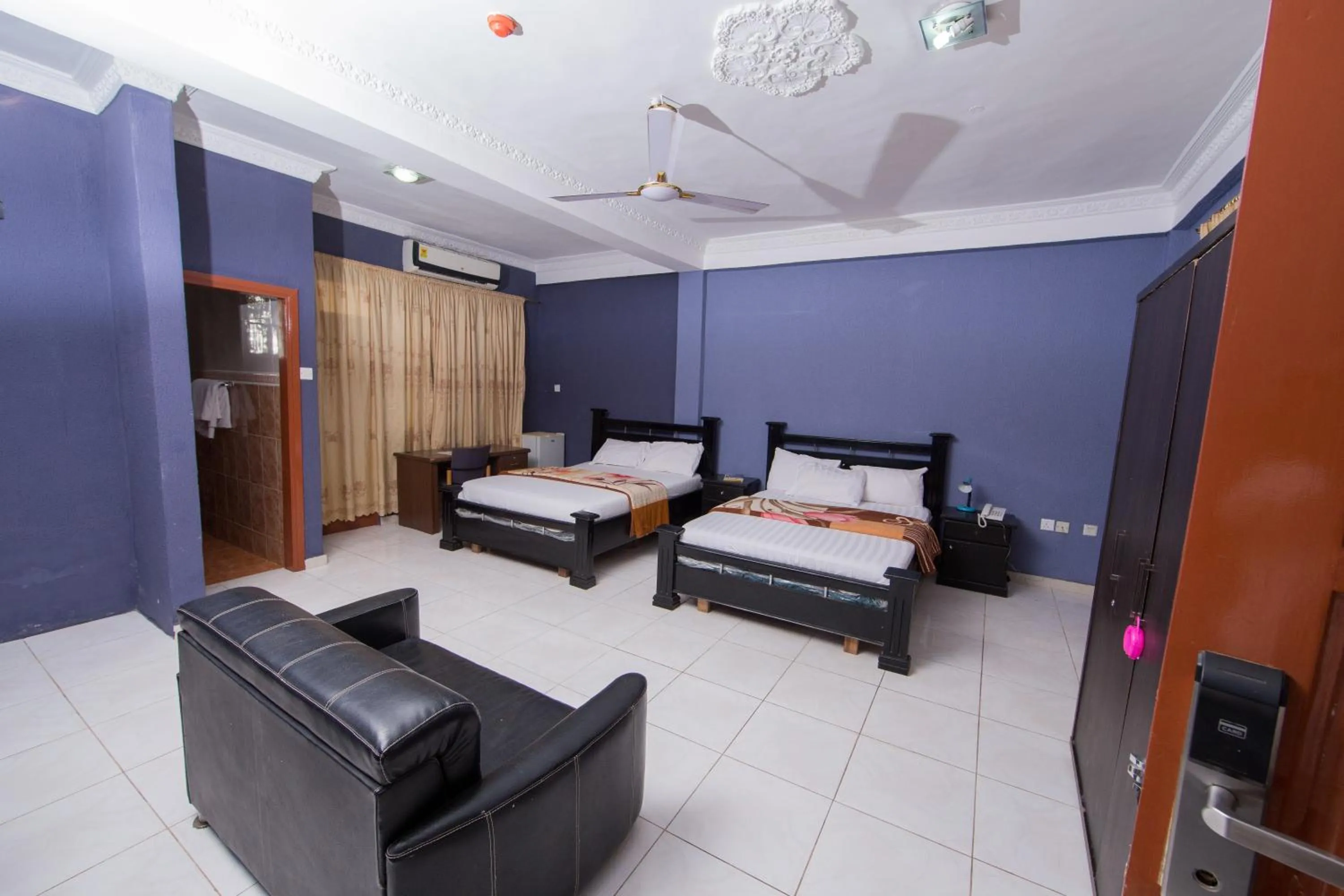 Bed in Pemicsa Hotel Accra