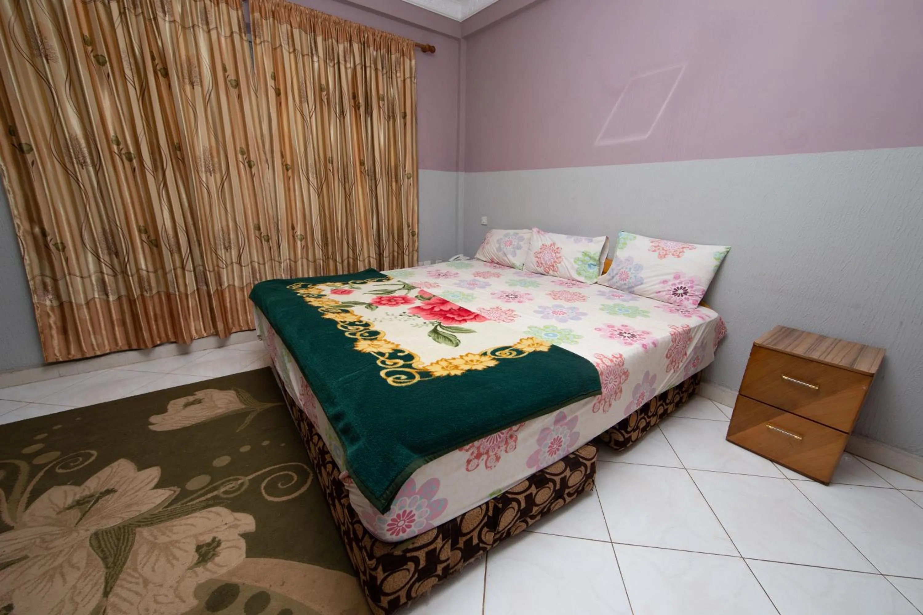 Bed in Pemicsa Hotel Accra