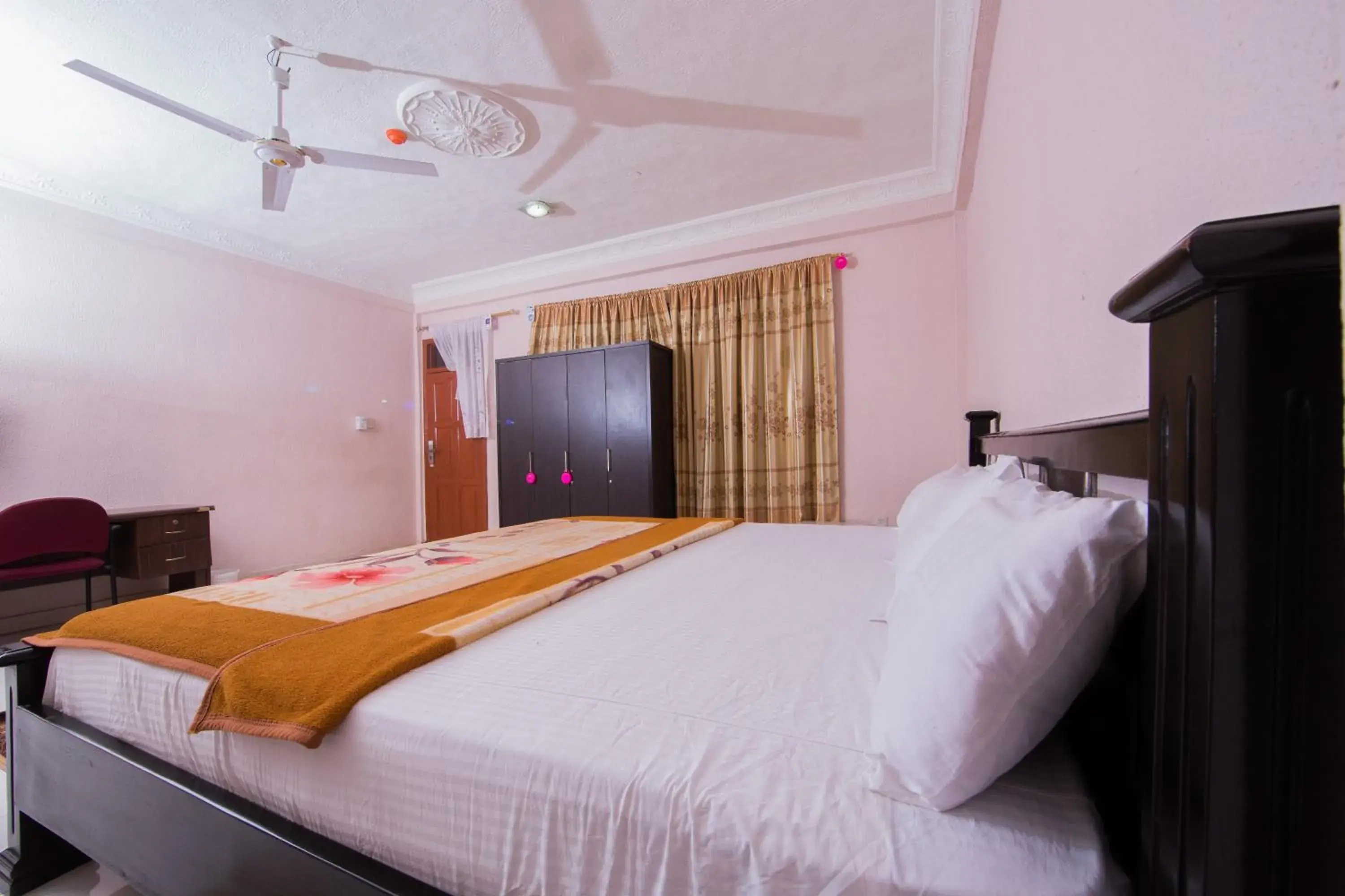 Standard Single Room in Pemicsa Hotel Accra Standard Single Room in Pemicsa Hotel Accra