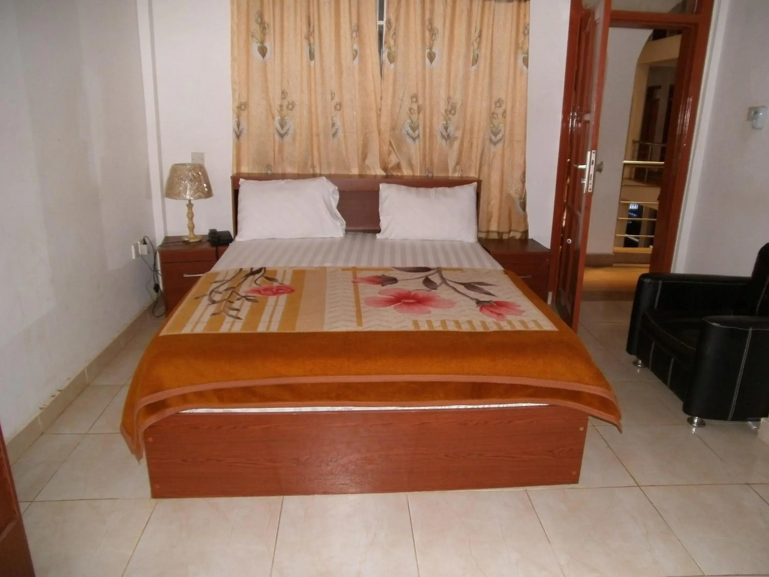 Large Single Room in Pemicsa Hotel Accra Large Single Room in Pemicsa Hotel Accra