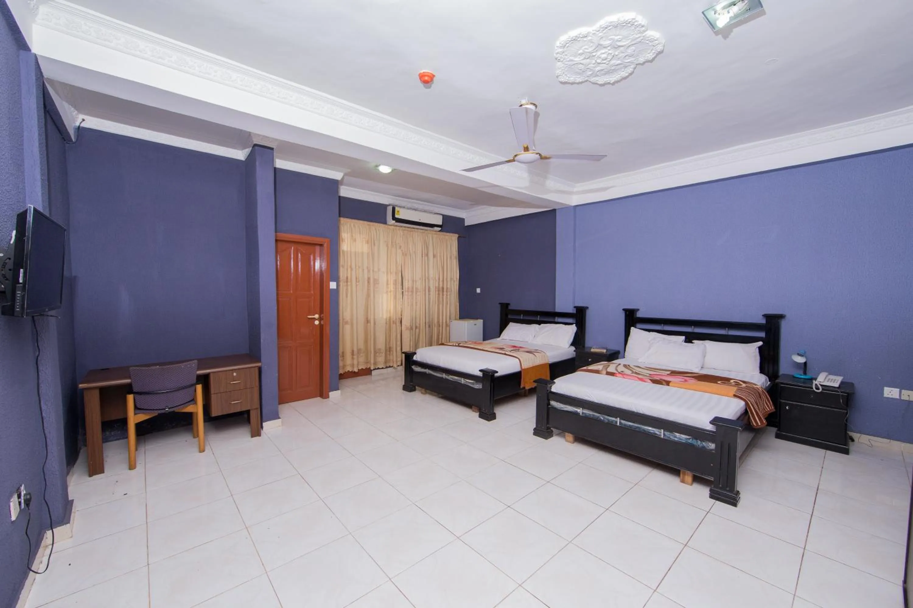 Bed in Pemicsa Hotel Accra