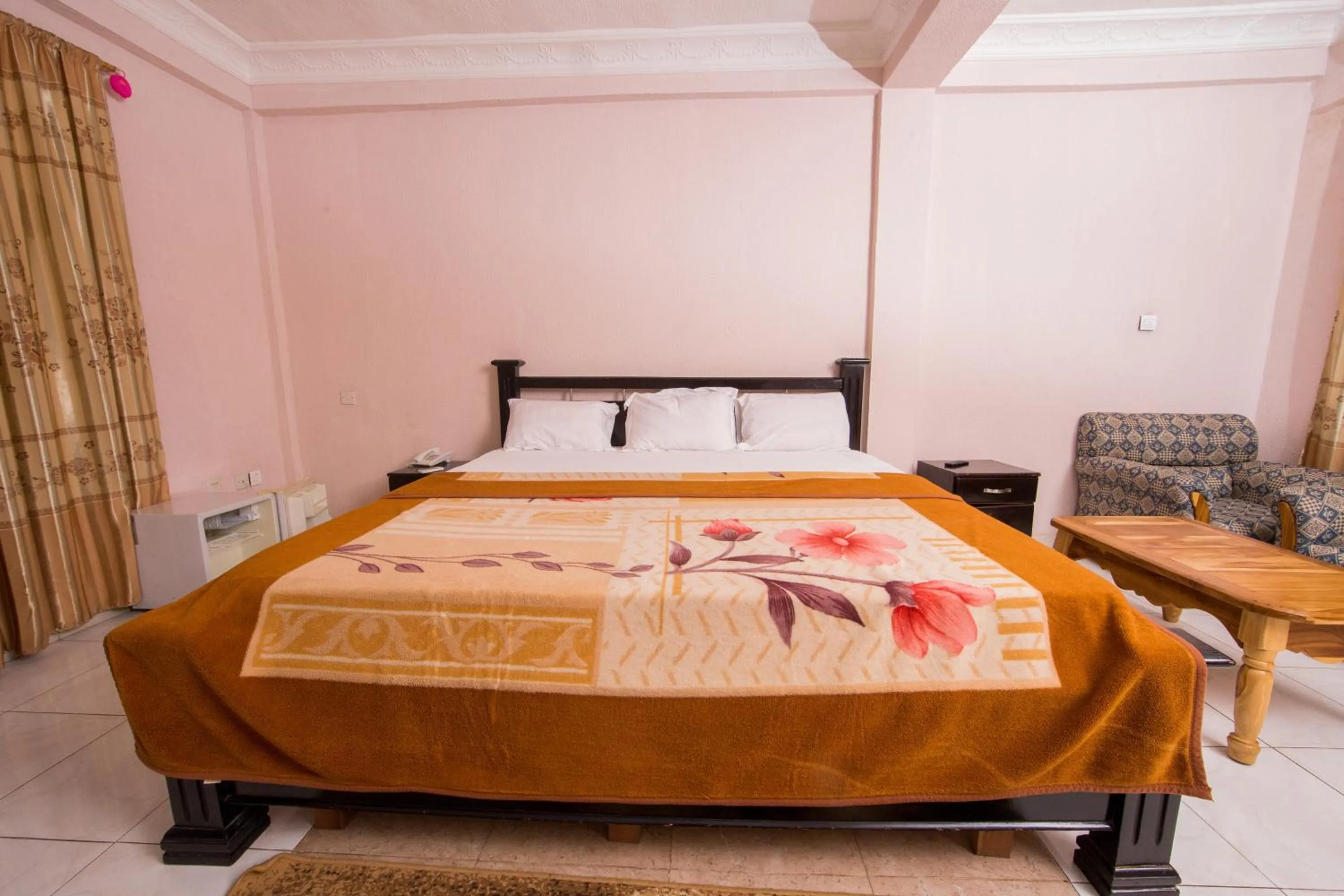 Bed in Pemicsa Hotel Accra