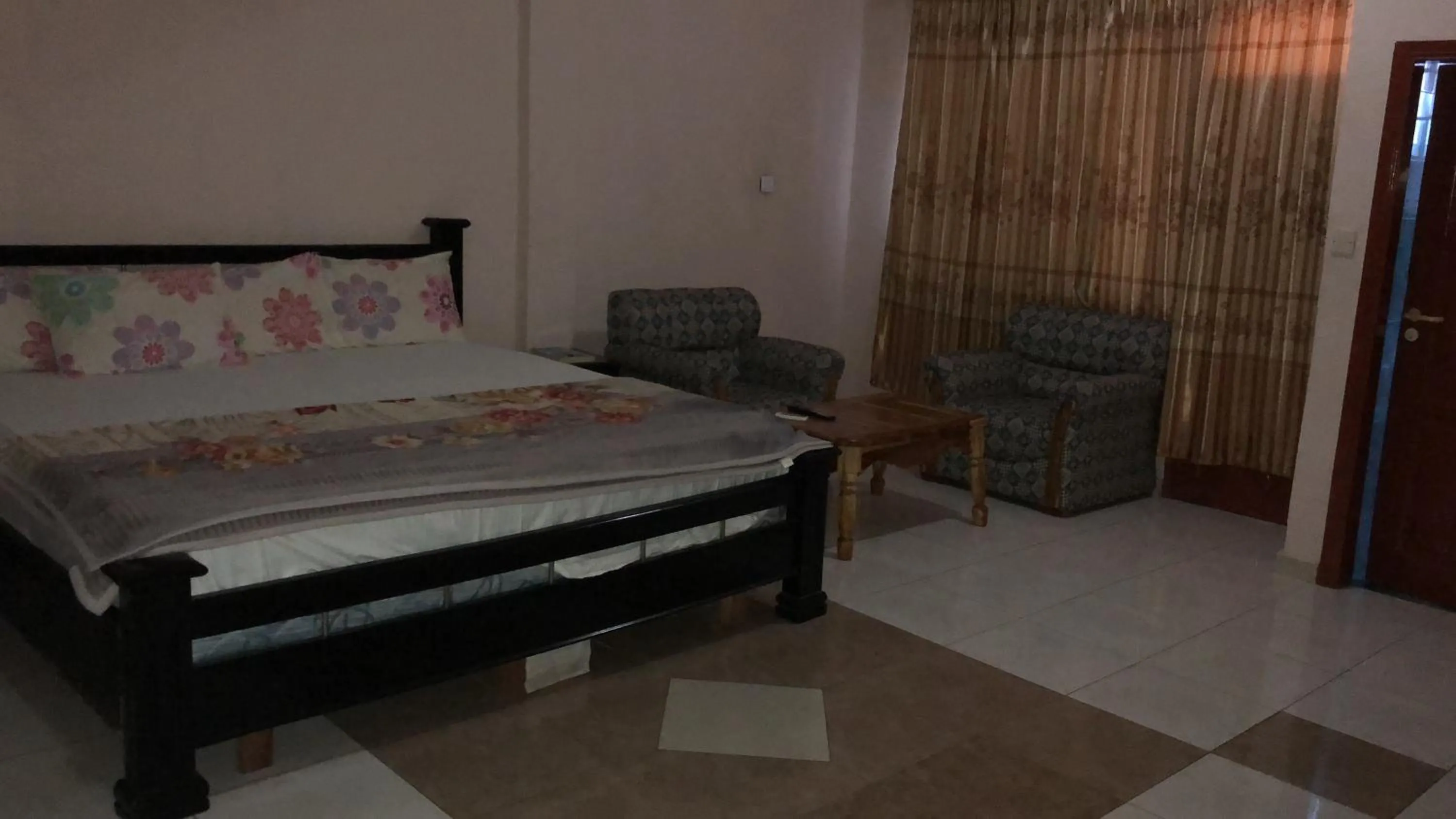 Bed in Pemicsa Hotel Accra