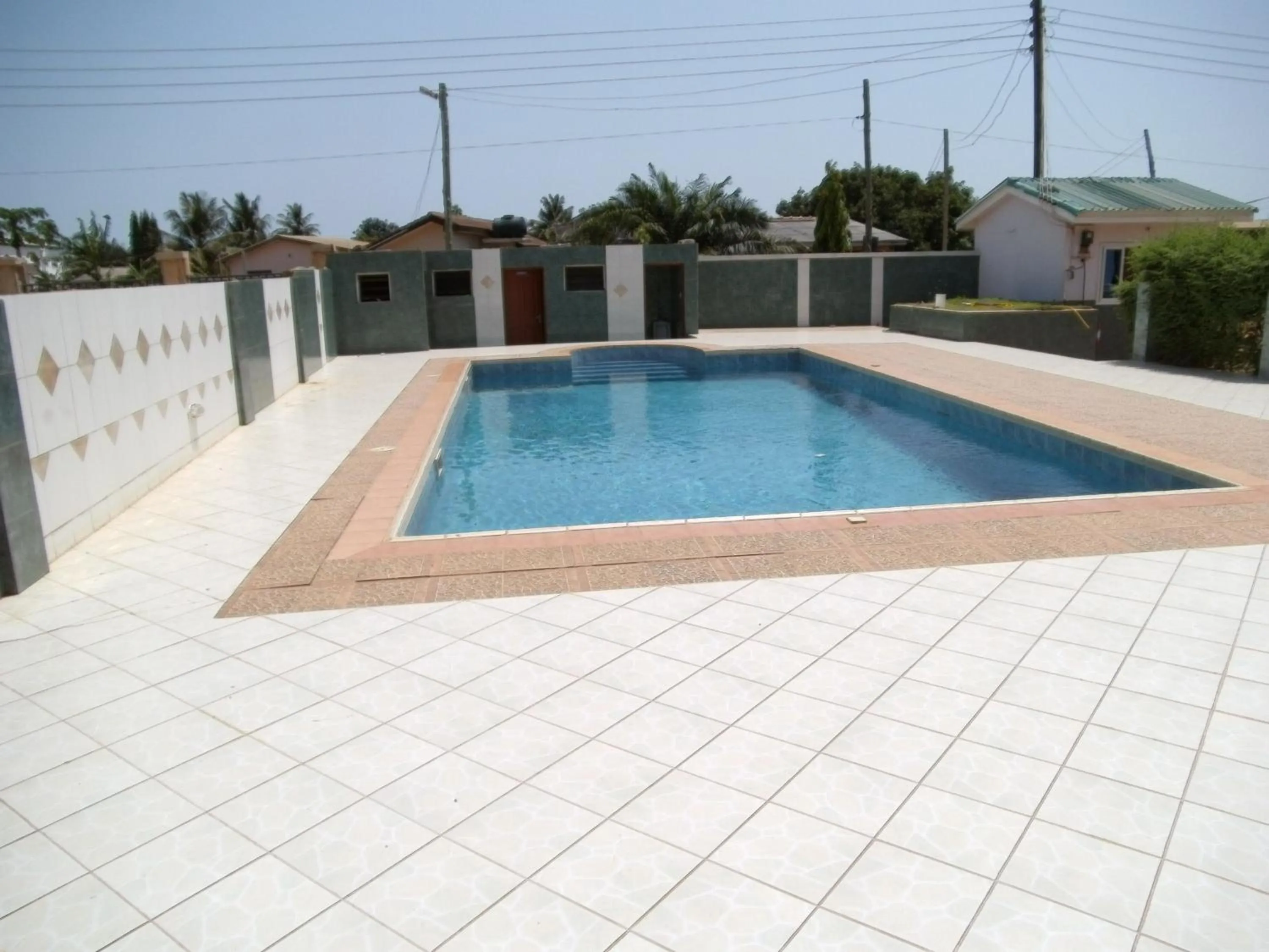 Swimming pool in Pemicsa Hotel Accra