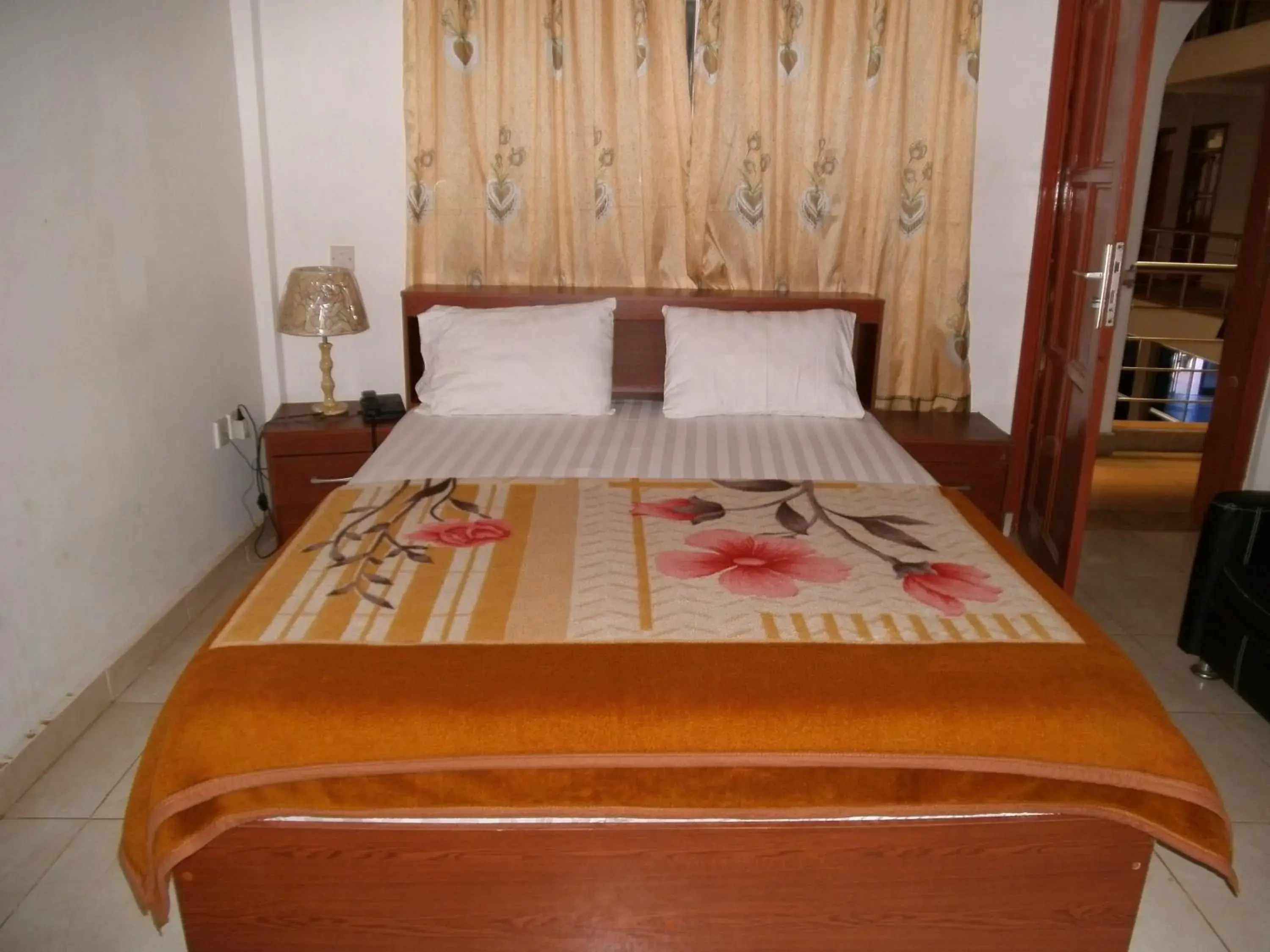 Large Single Room in Pemicsa Hotel Accra Large Single Room in Pemicsa Hotel Accra