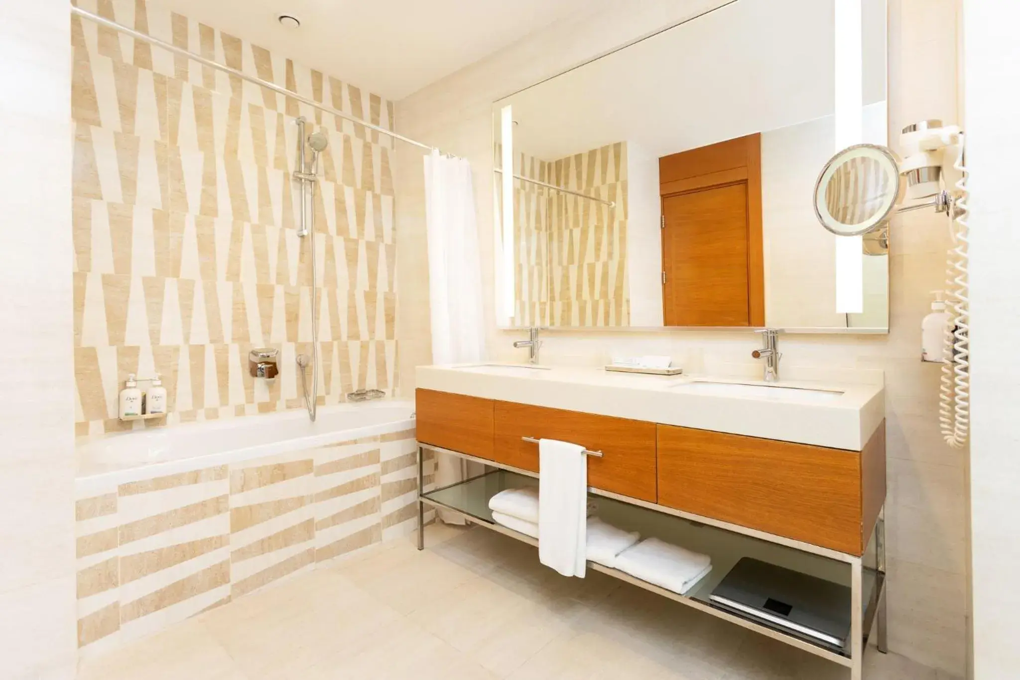 Bathroom in Holiday Inn Baku by IHG Bathroom in Holiday Inn Baku by IHG