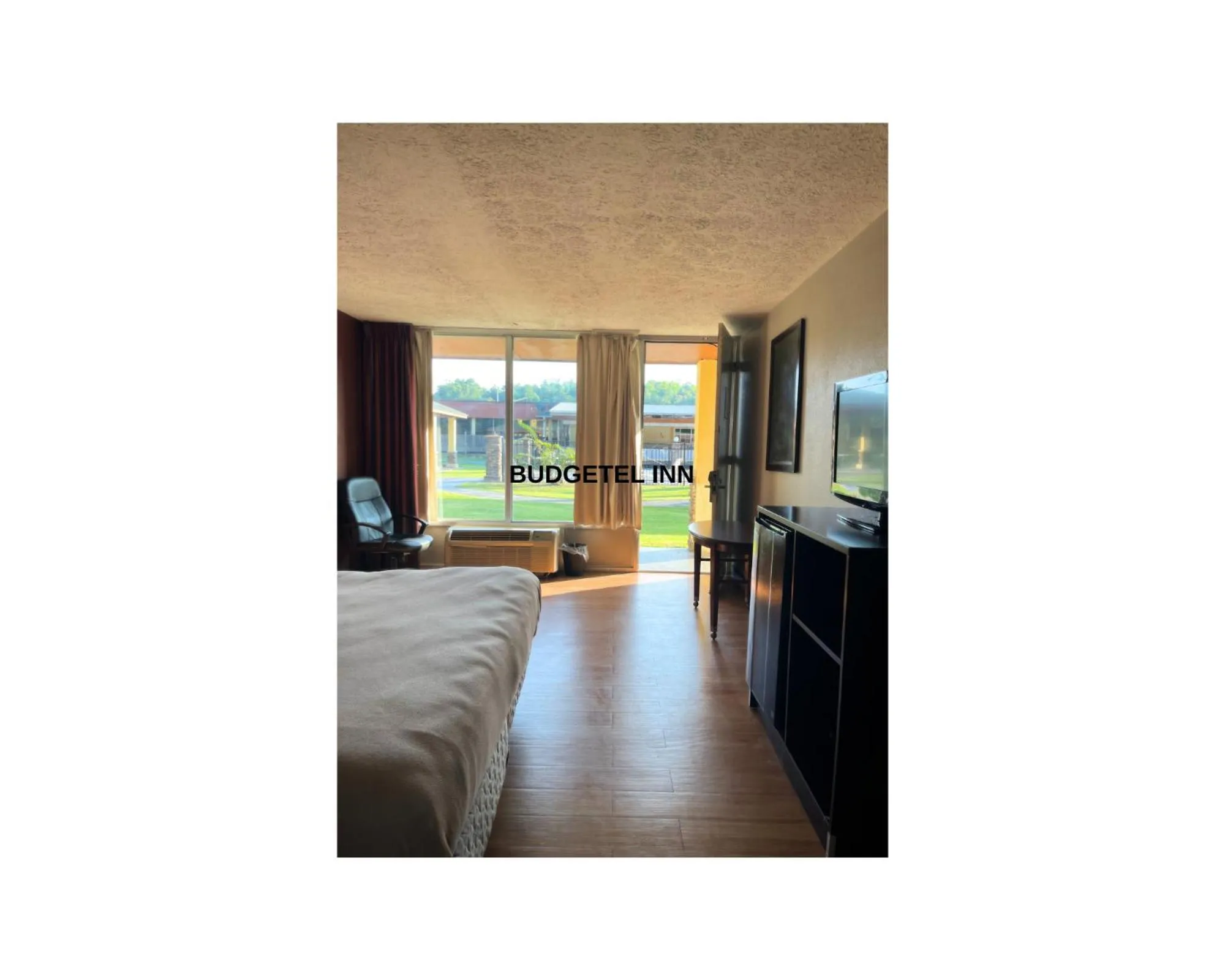 Photo of the whole room in Budgetel Inn - Phenix City