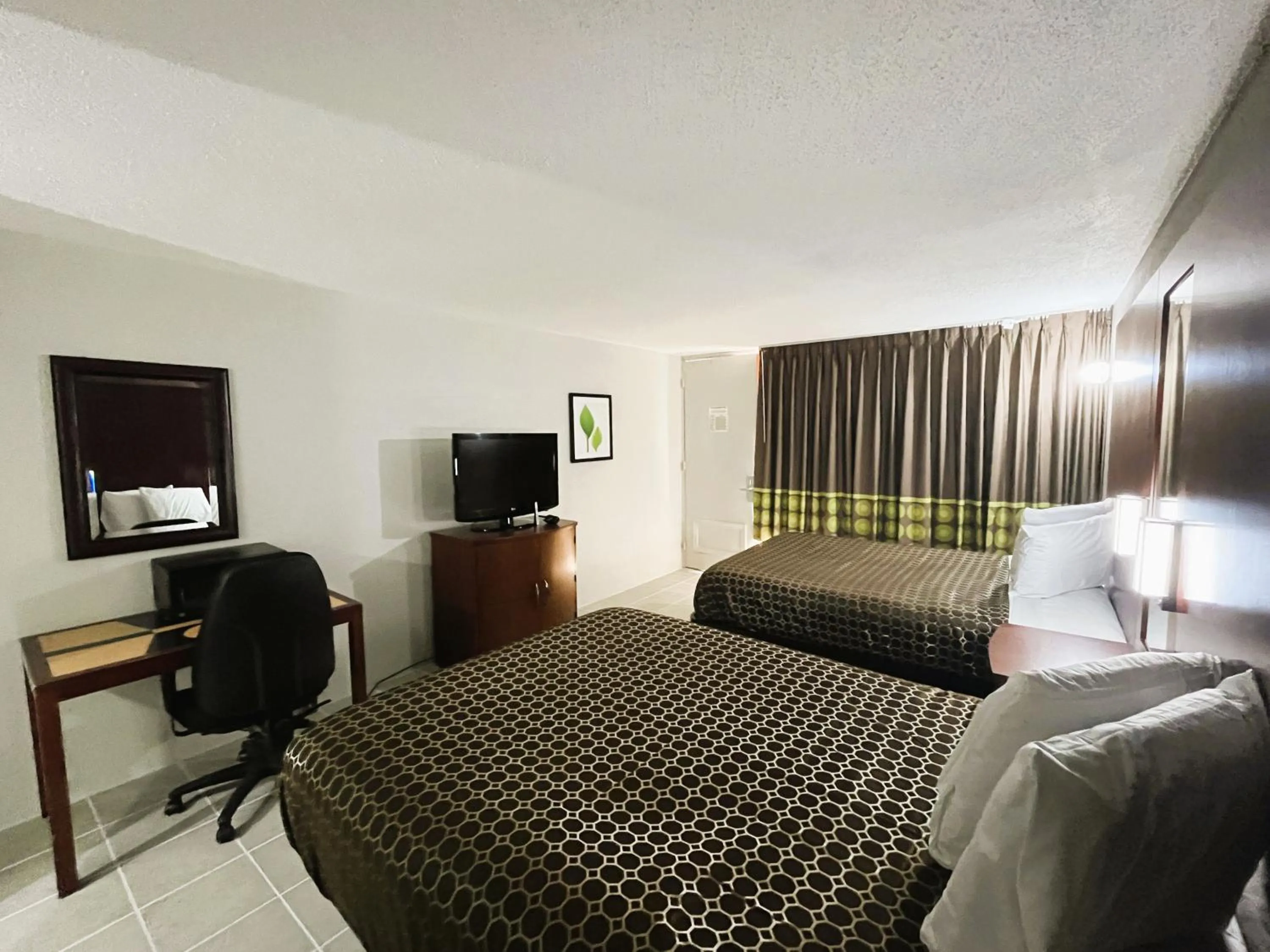 Bed in Budgetel Inn - Phenix City