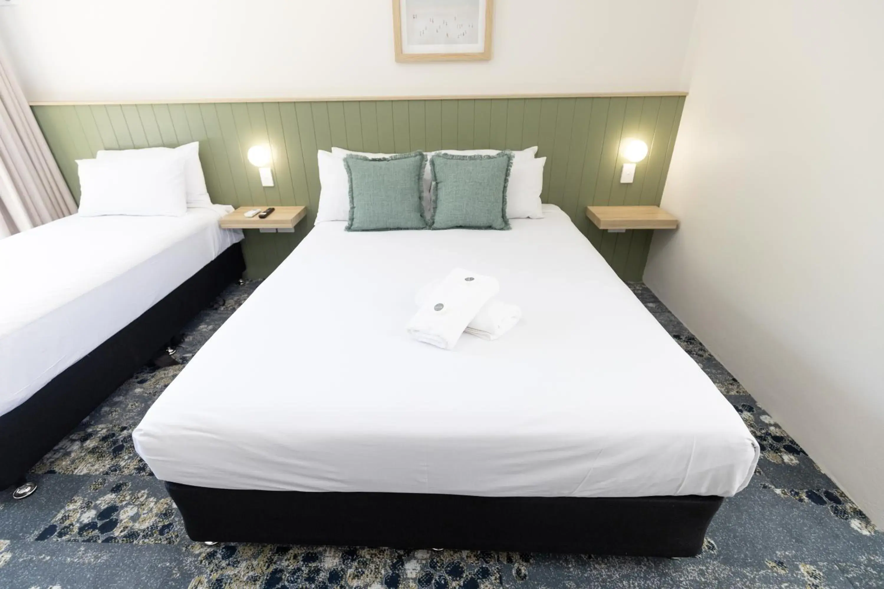 Triple Room in Currimundi Hotel Triple Room in Currimundi Hotel