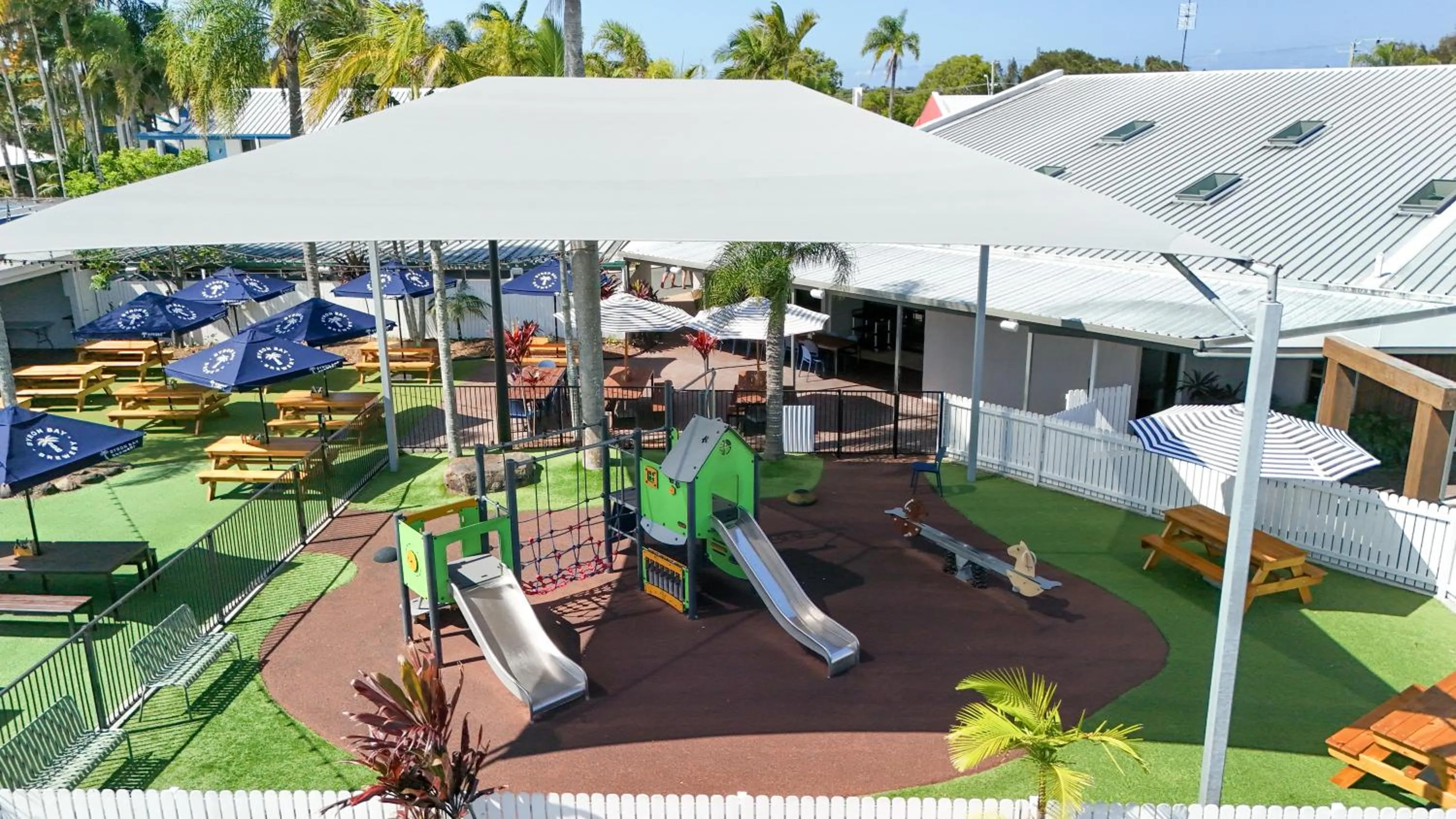 Children play ground in Currimundi Hotel