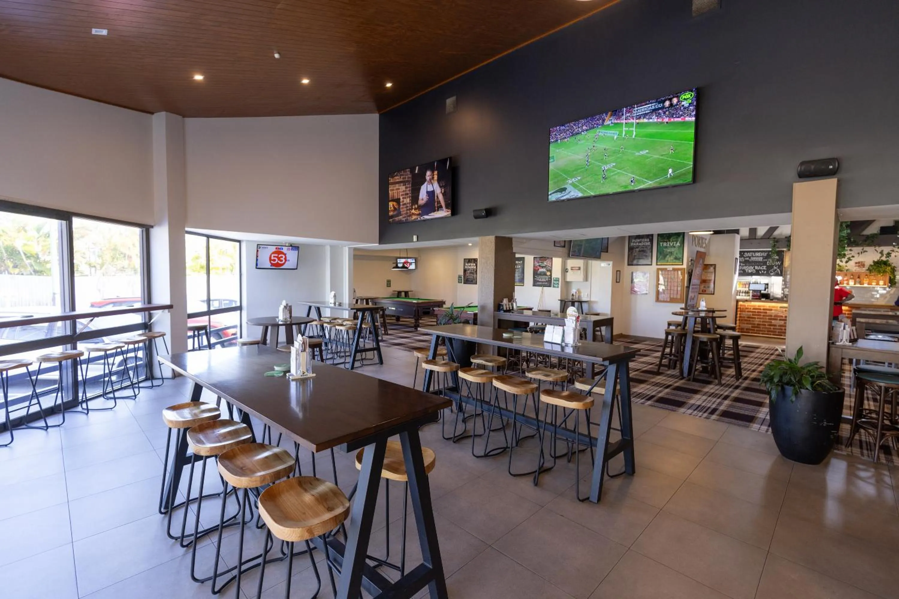 Restaurant/places to eat in Currimundi Hotel