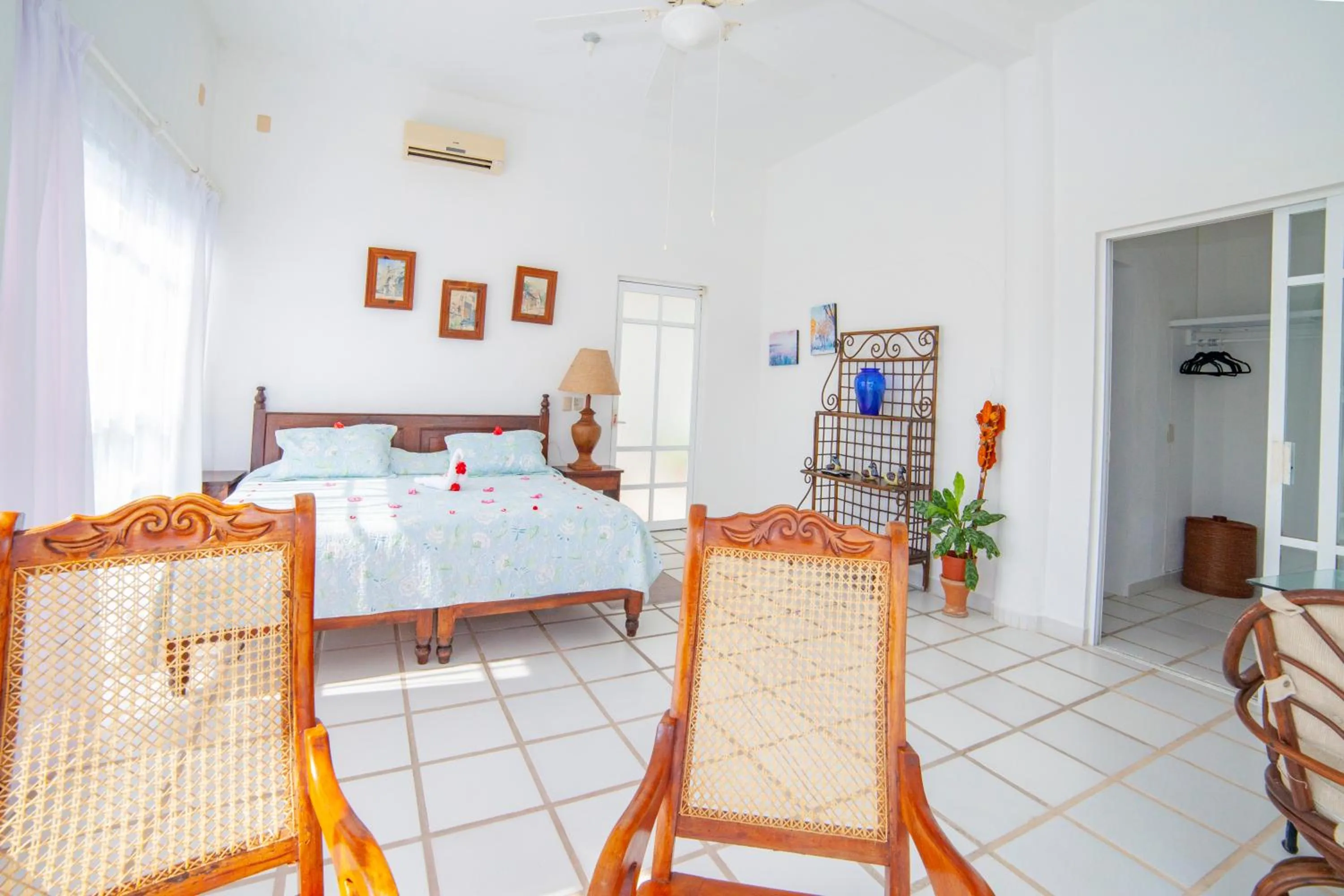 Photo of the whole room, Bed in Villas Fasol Huatulco