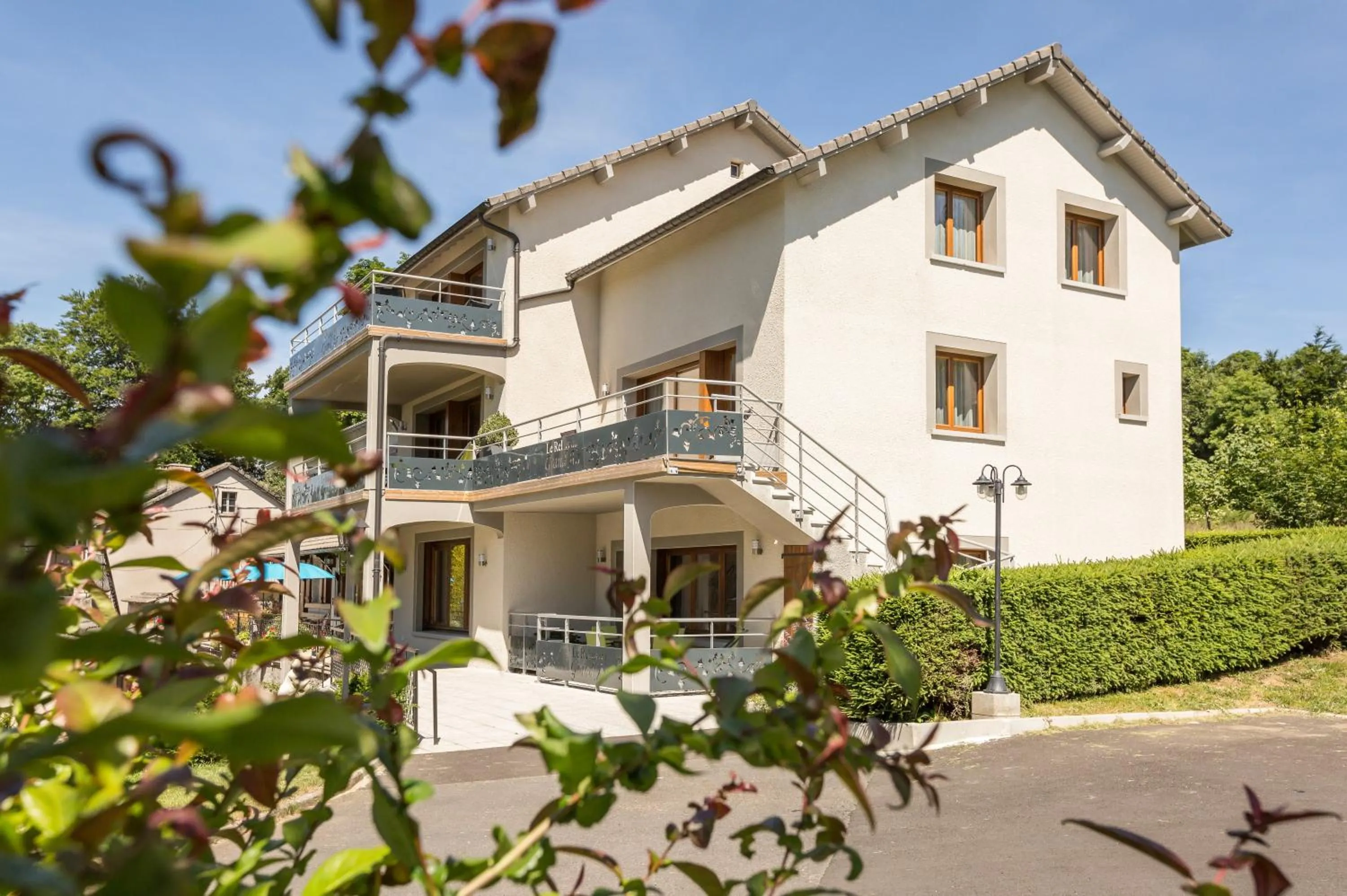 Facade/entrance in Logis Hôtel Le Relais du Bois Vialotte