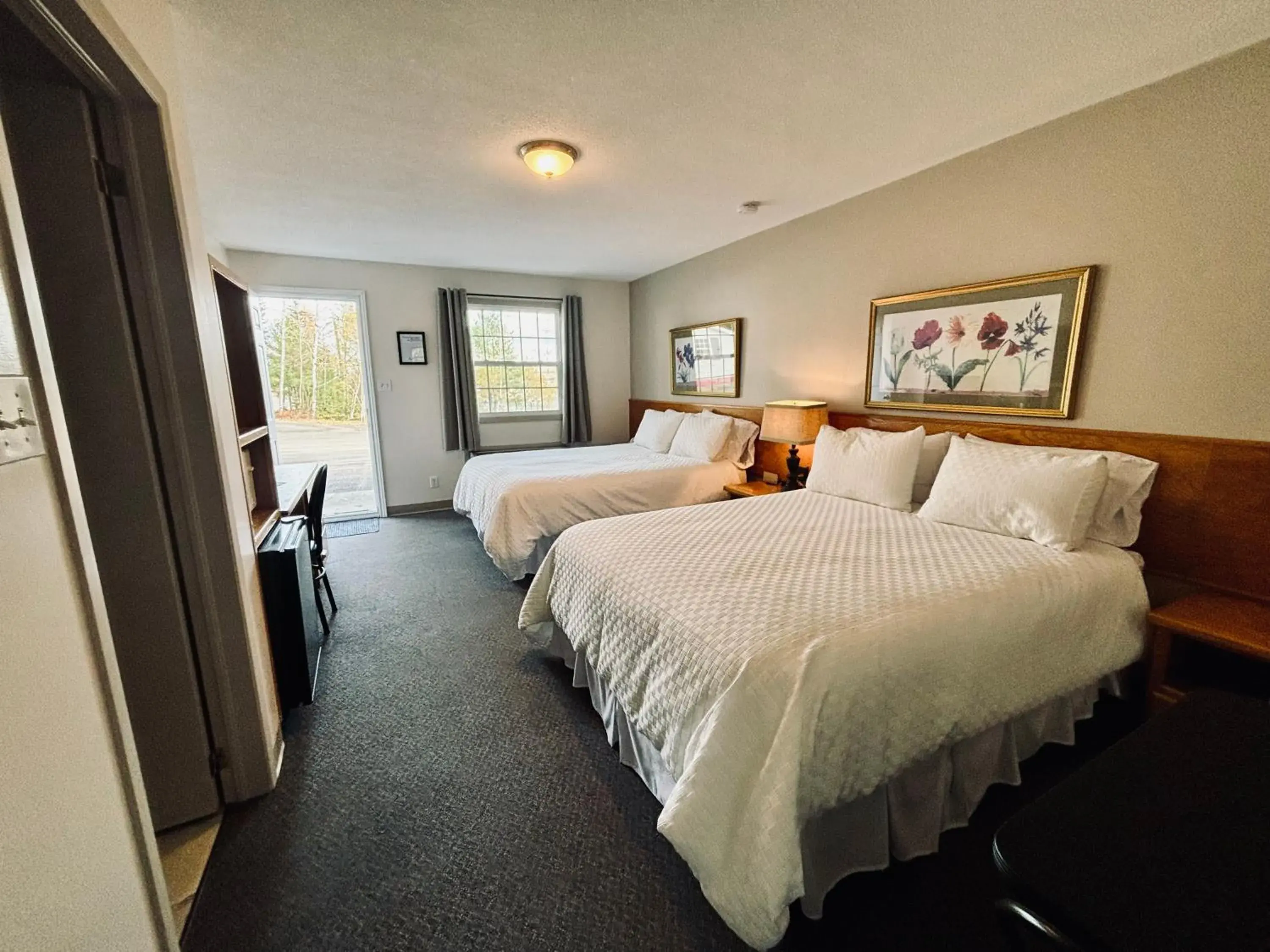 Quadruple Room in Lakeside Stays Quadruple Room in Lakeside Stays