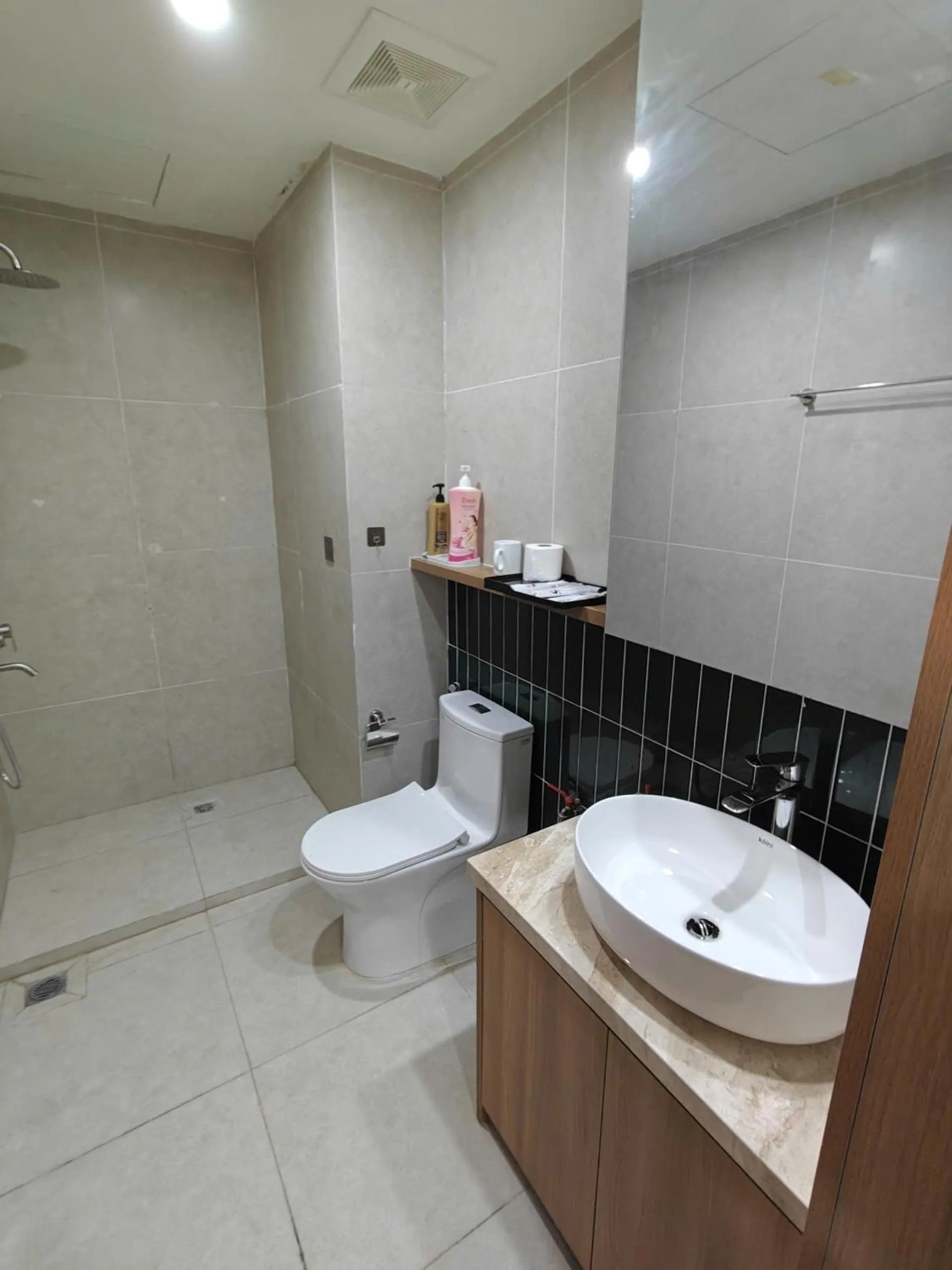 Bathroom in MOONLIT Suites Hotel by Luxe Paradise