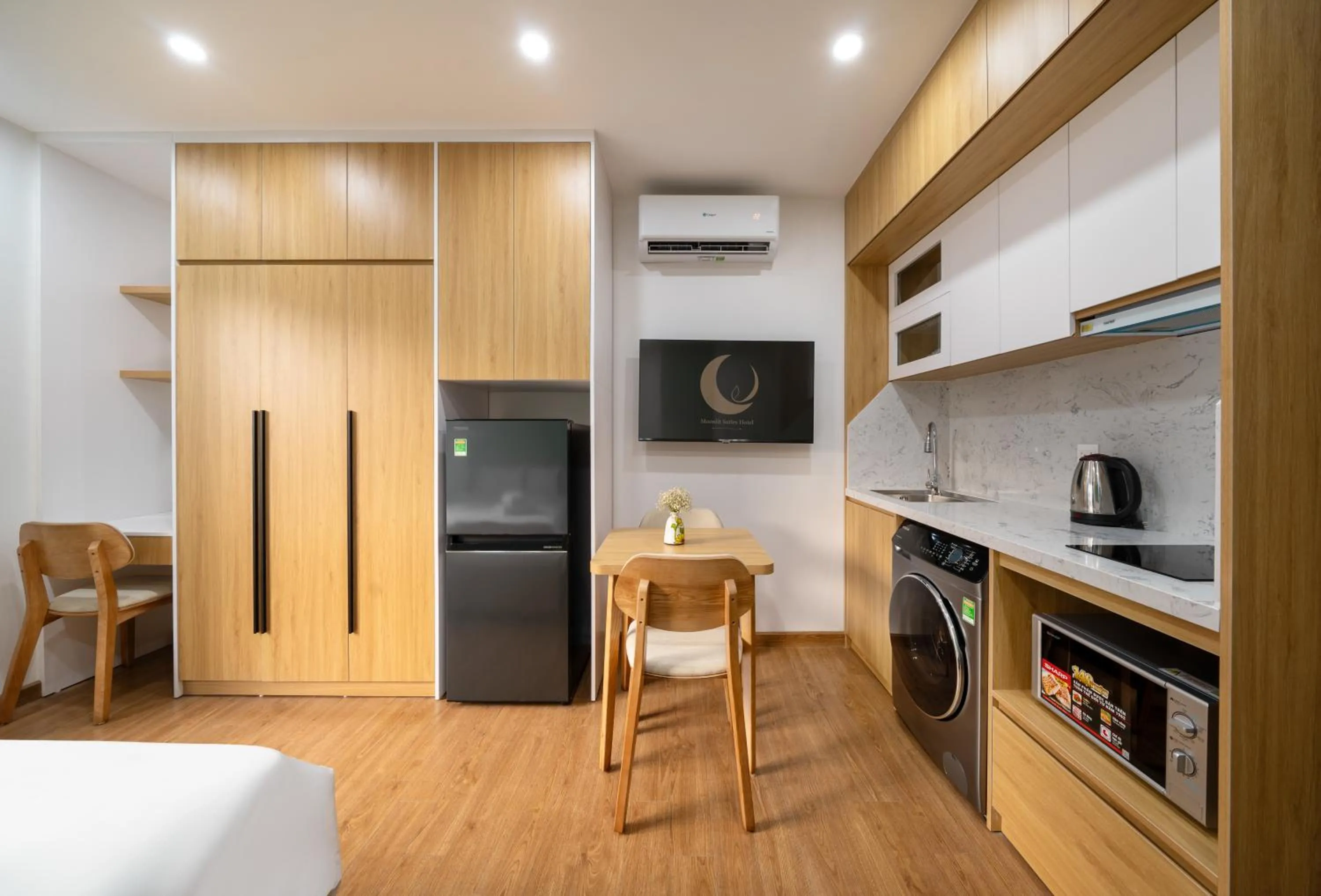 TV and multimedia, Bed in MOONLIT Suites Hotel by Luxe Paradise