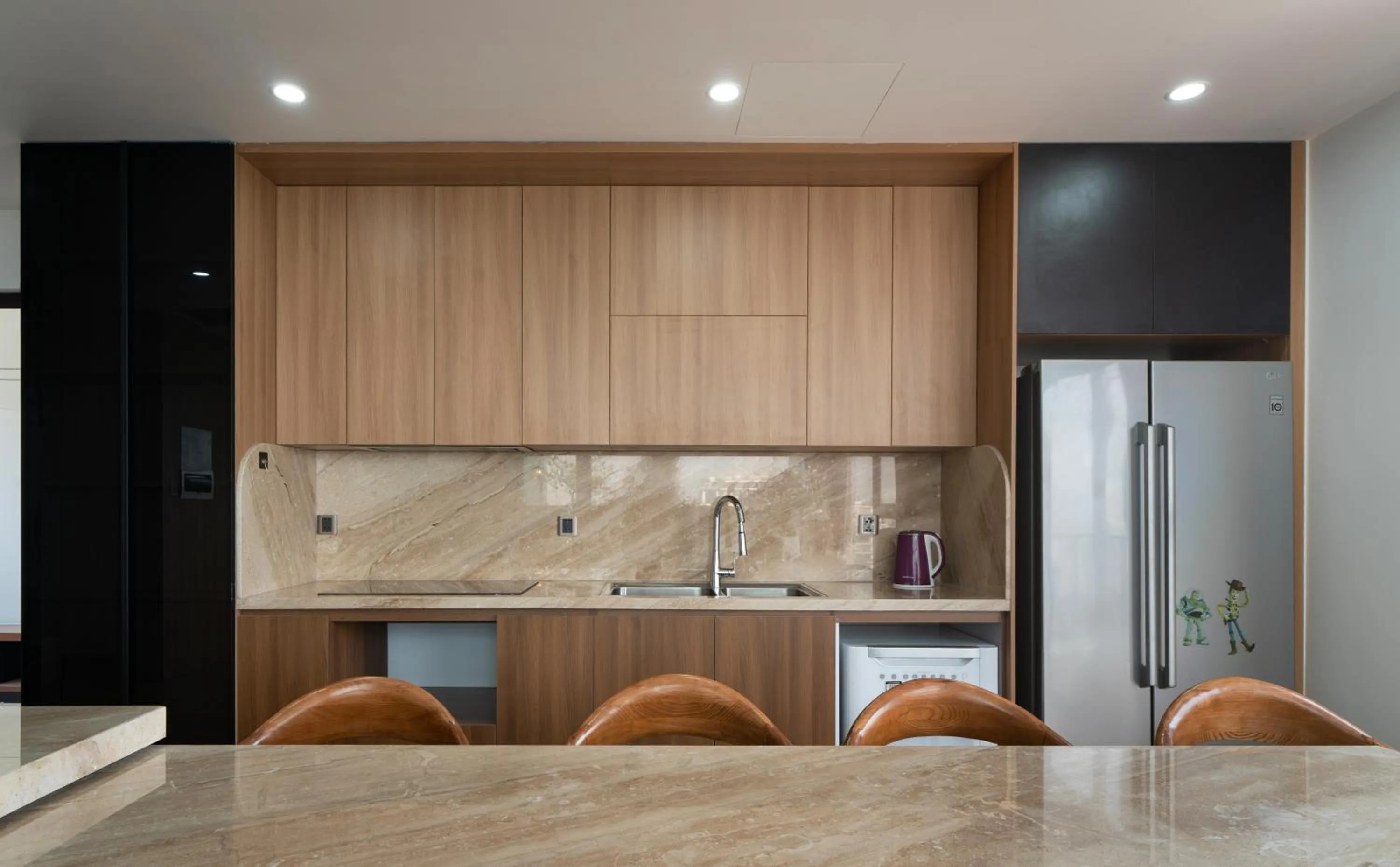 stove in MOONLIT Suites Hotel by Luxe Paradise