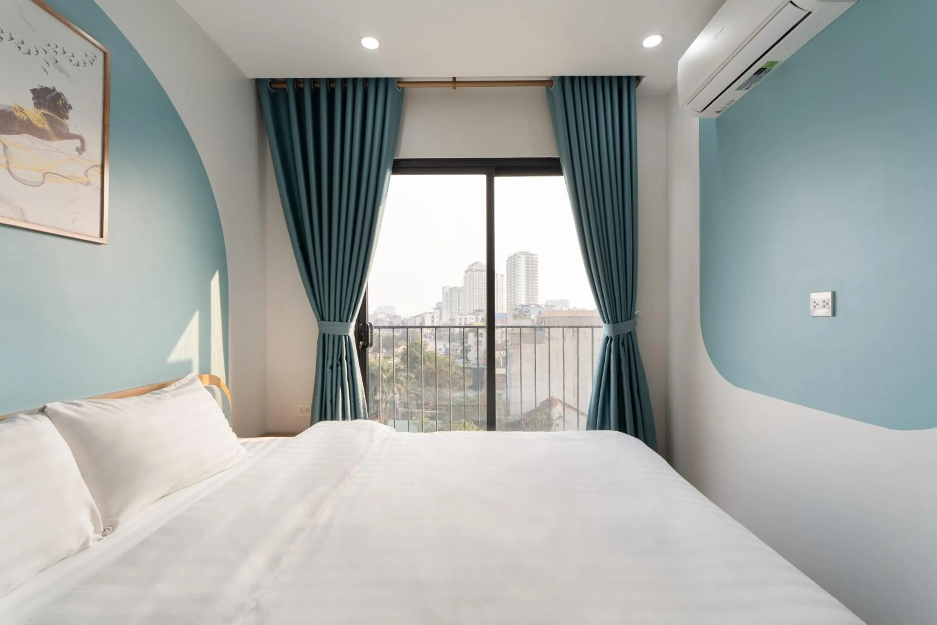 Bedroom, Bed in MOONLIT Suites Hotel by Luxe Paradise