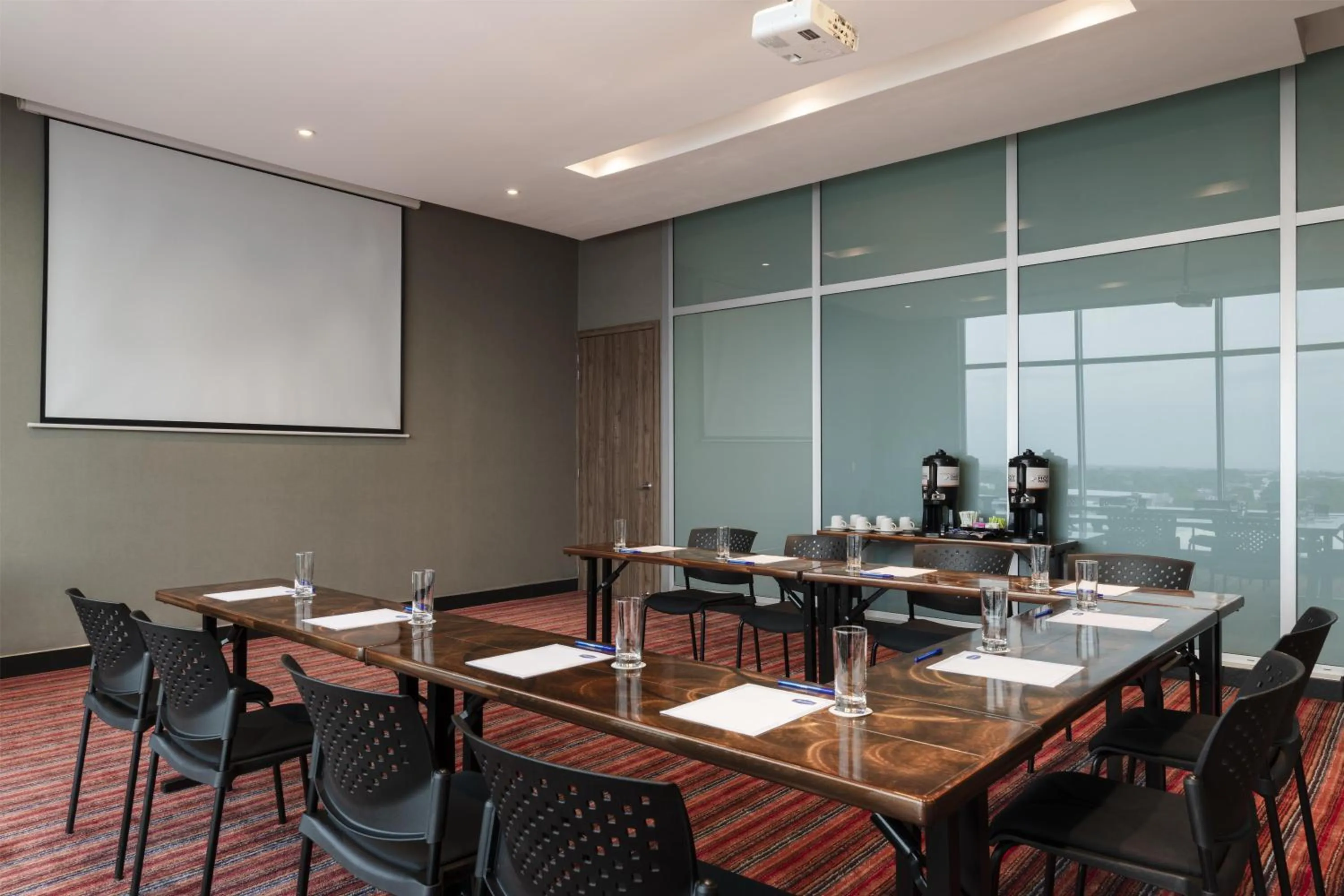Meeting/conference room in Hampton By Hilton Valledupar