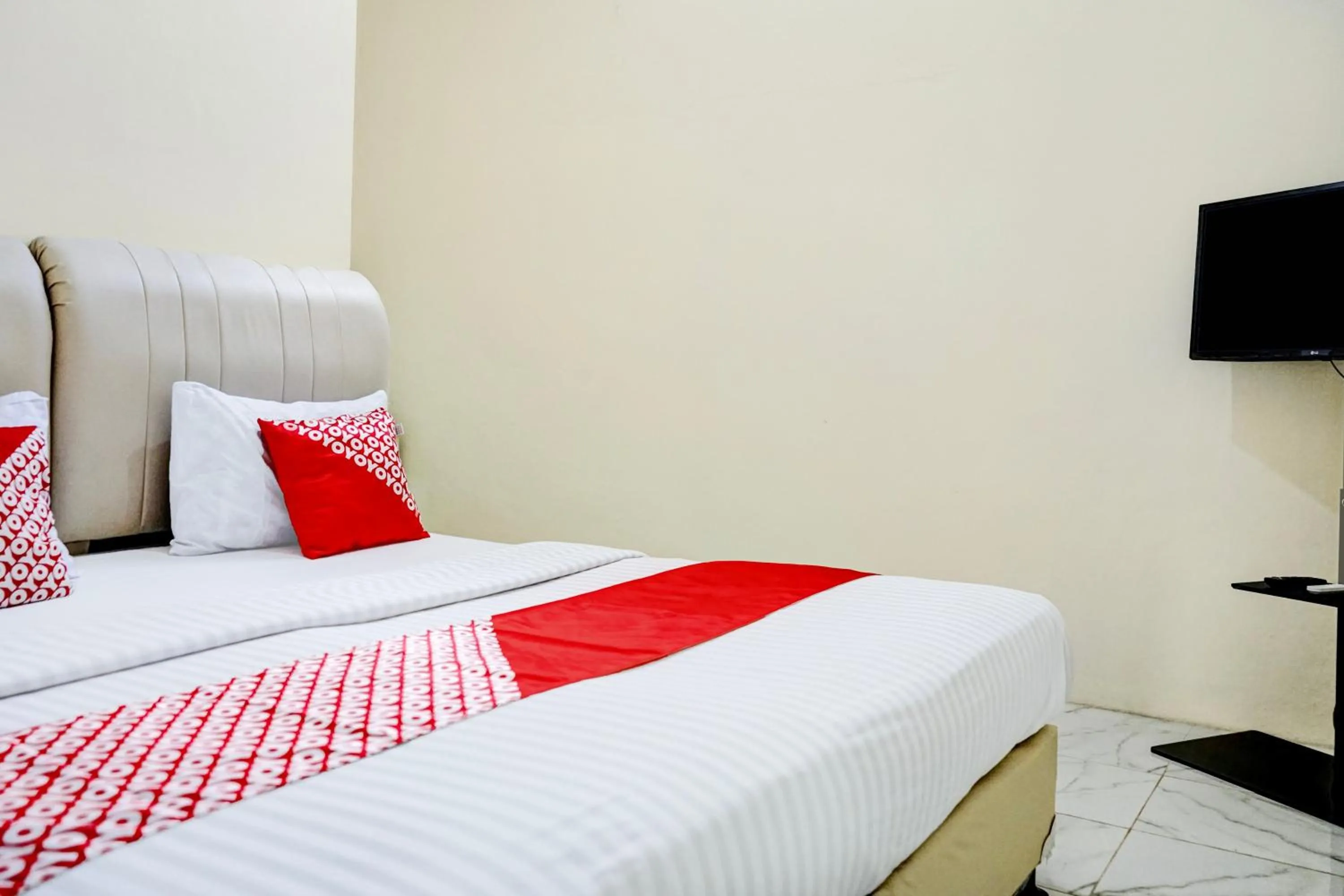 Bedroom, Bed in Hotel O Mantari Guesthouse