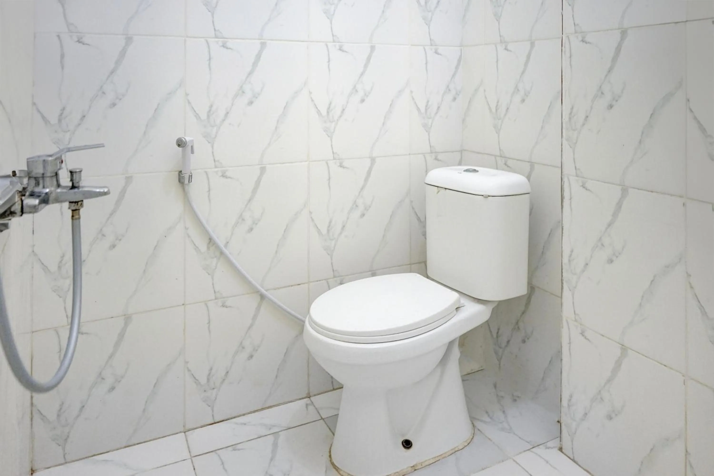 Bathroom in Hotel O Mantari Guesthouse