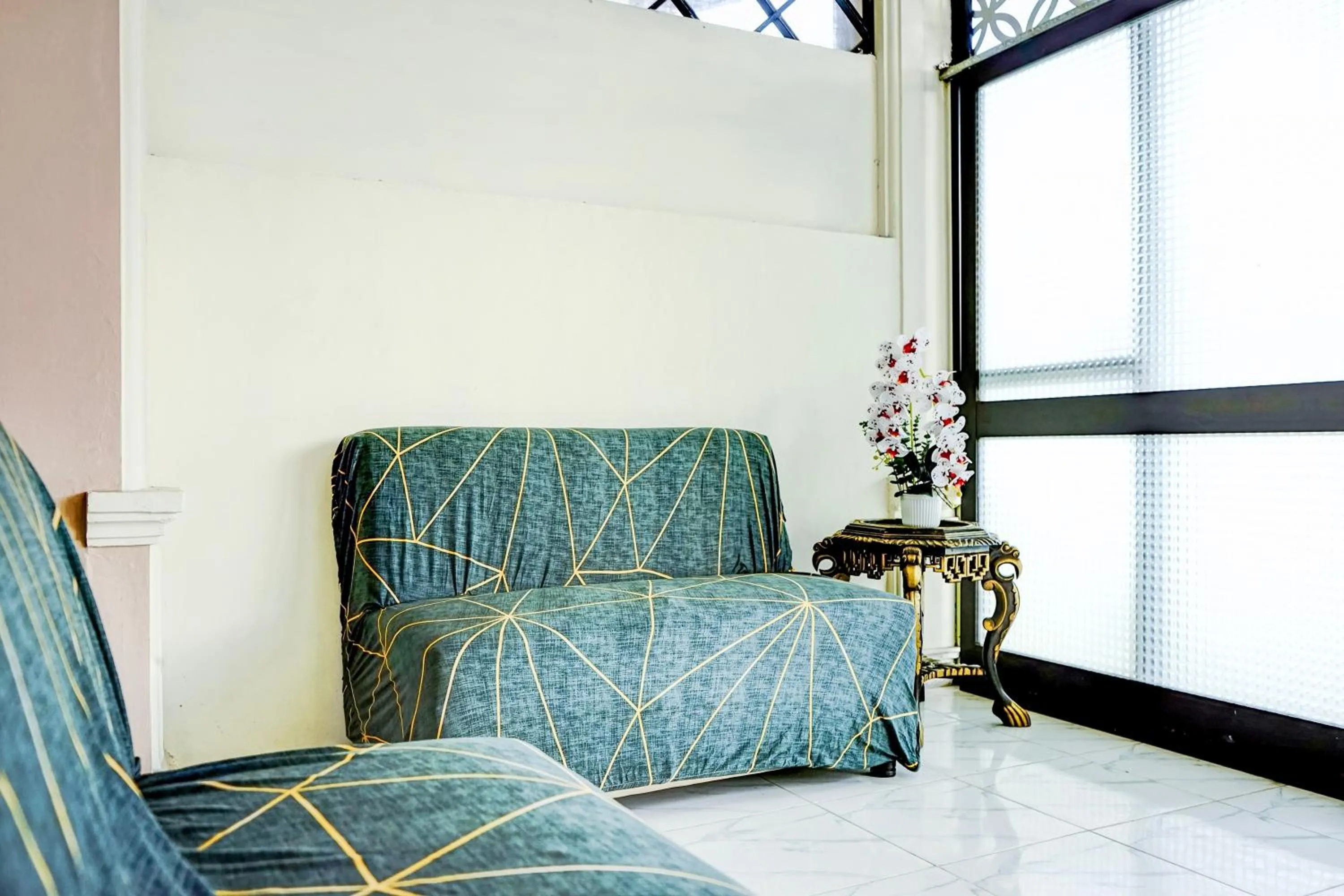 Lobby or reception, Bed in Hotel O Mantari Guesthouse