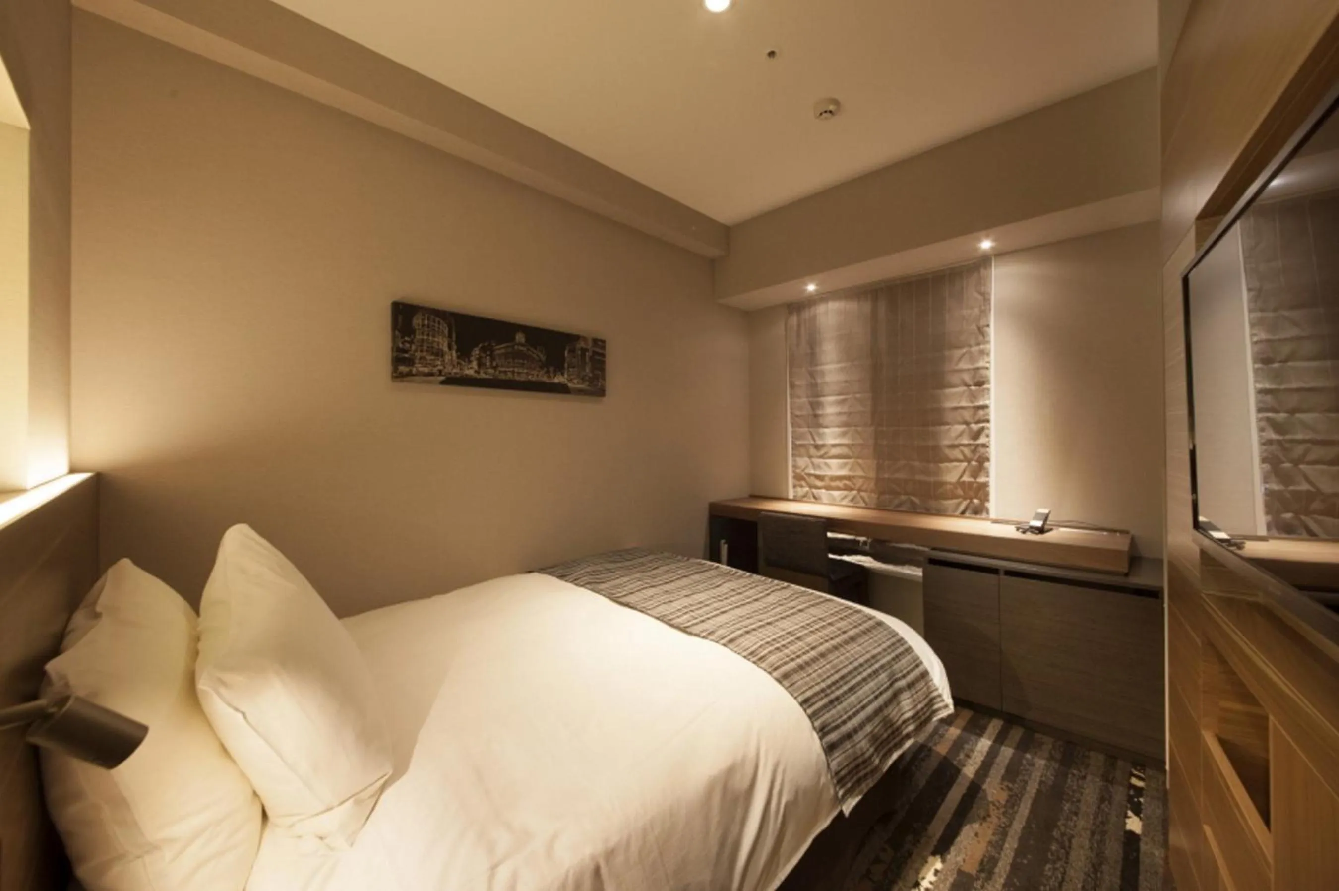 Photo of the whole room, Bed in Hotel Sunroute Ginza