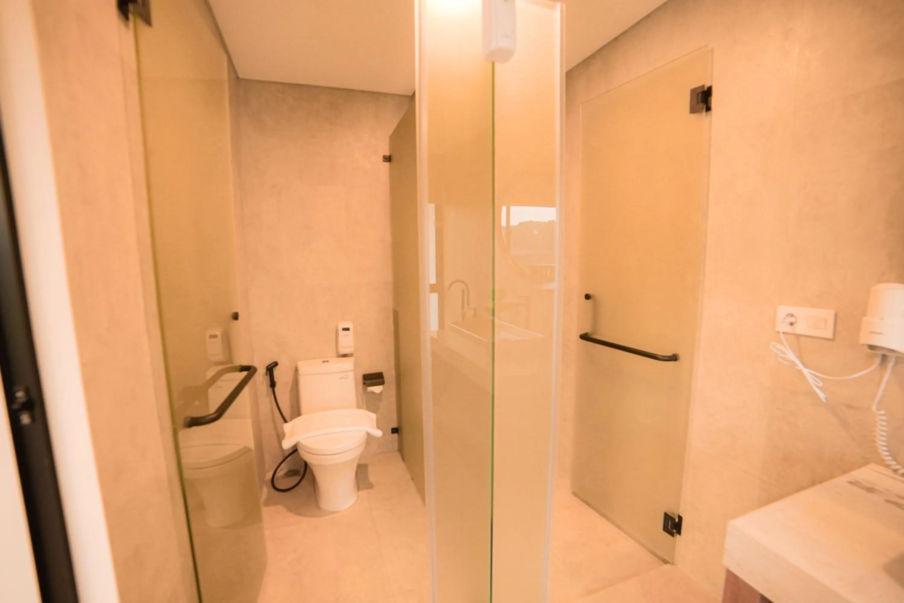 Shower in Ubu Villa Amarta in Yogyakarta