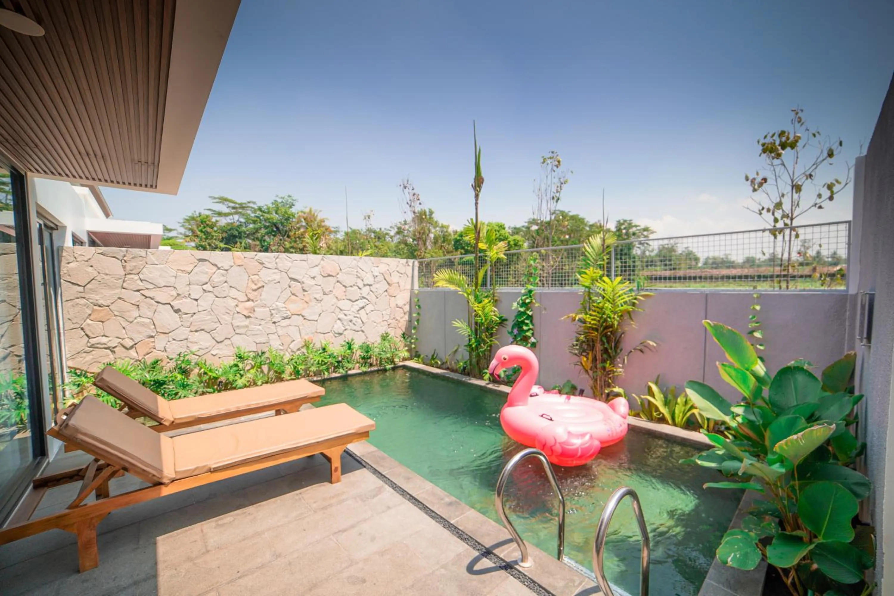 Swimming pool in Ubu Villa Amarta in Yogyakarta