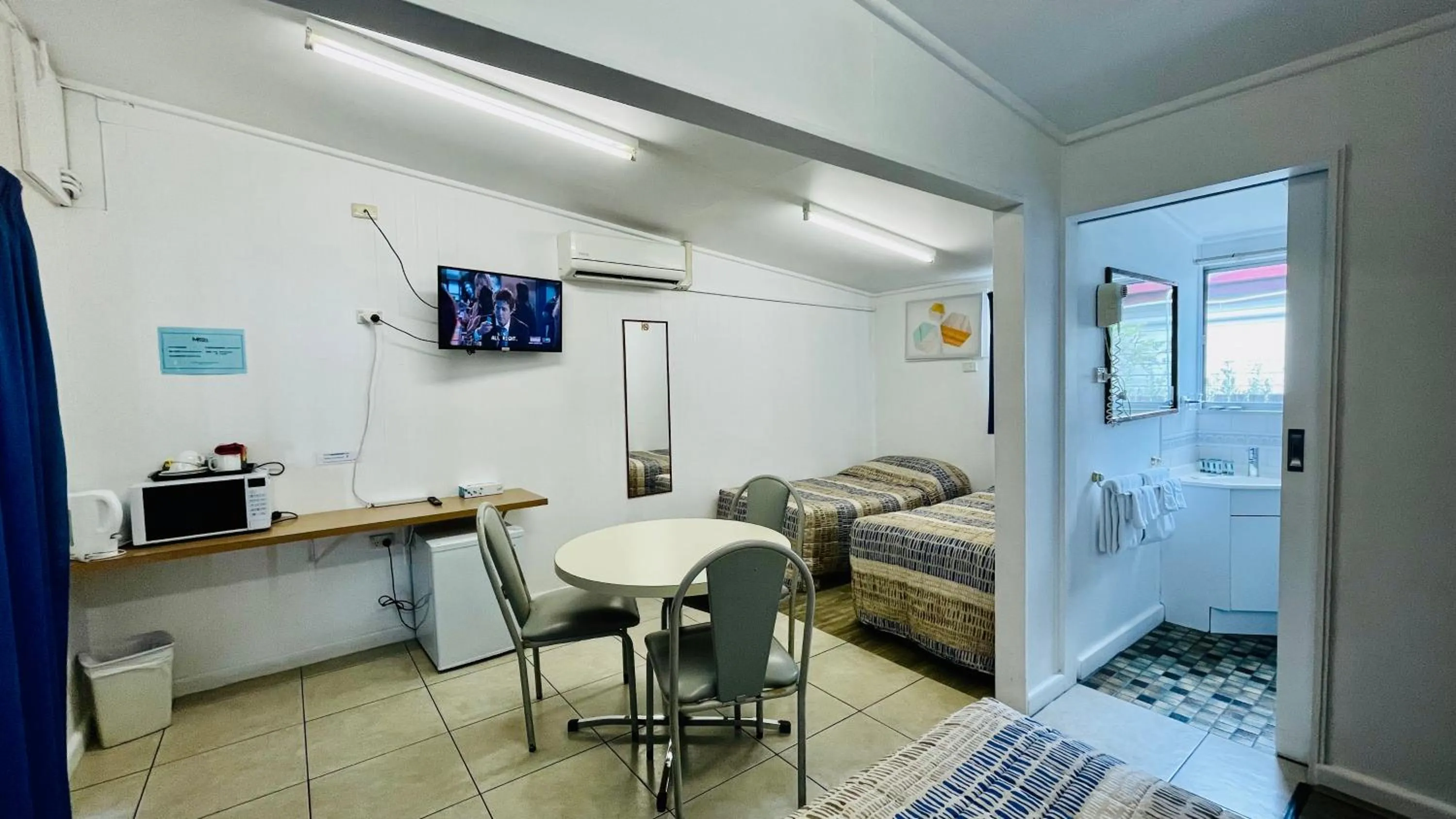 Photo of the whole room, Bed in Motel Myall