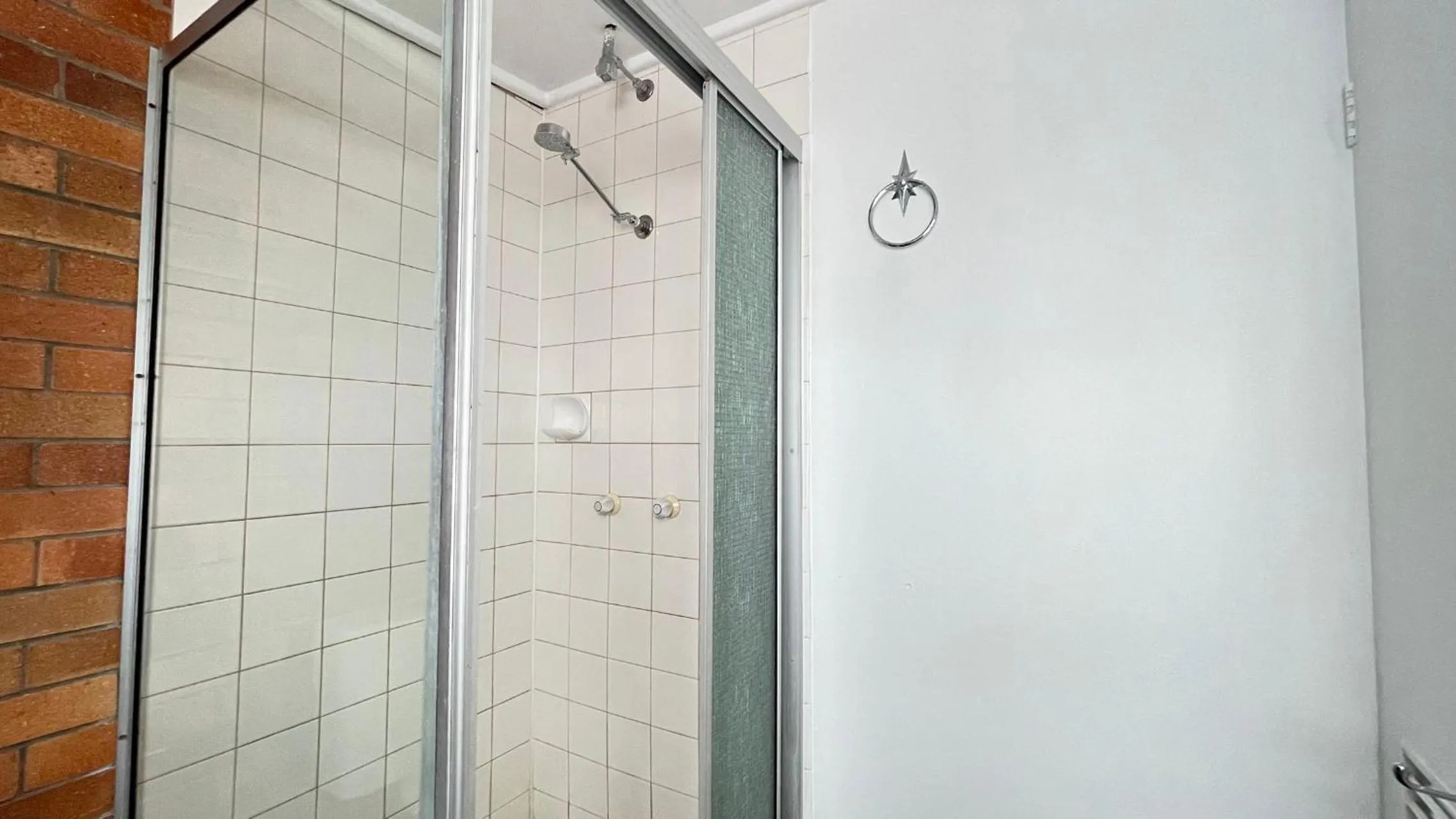 Shower in Motel Myall