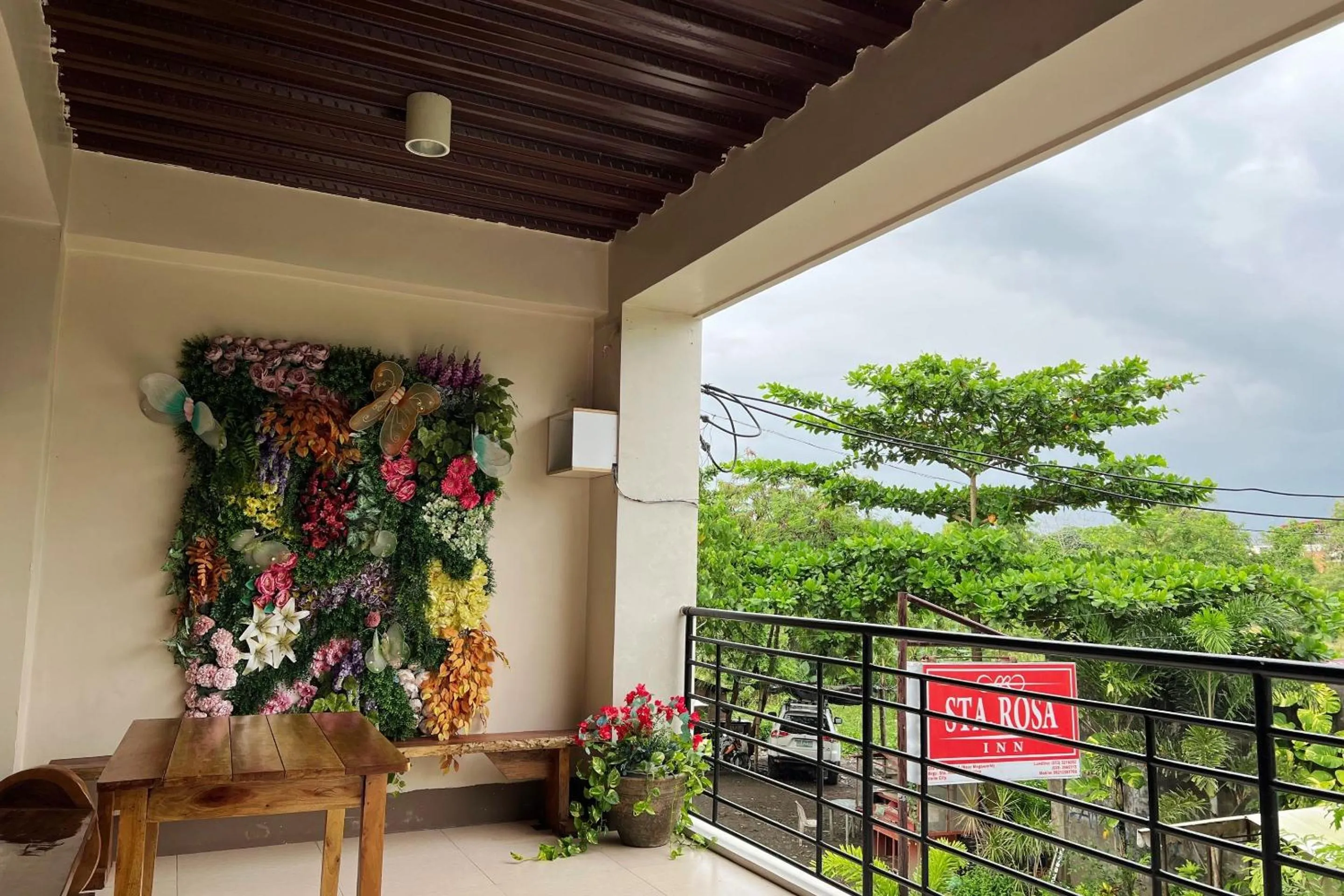 Balcony/Terrace in Sta Rosa Inn Iloilo powered by Cocotel