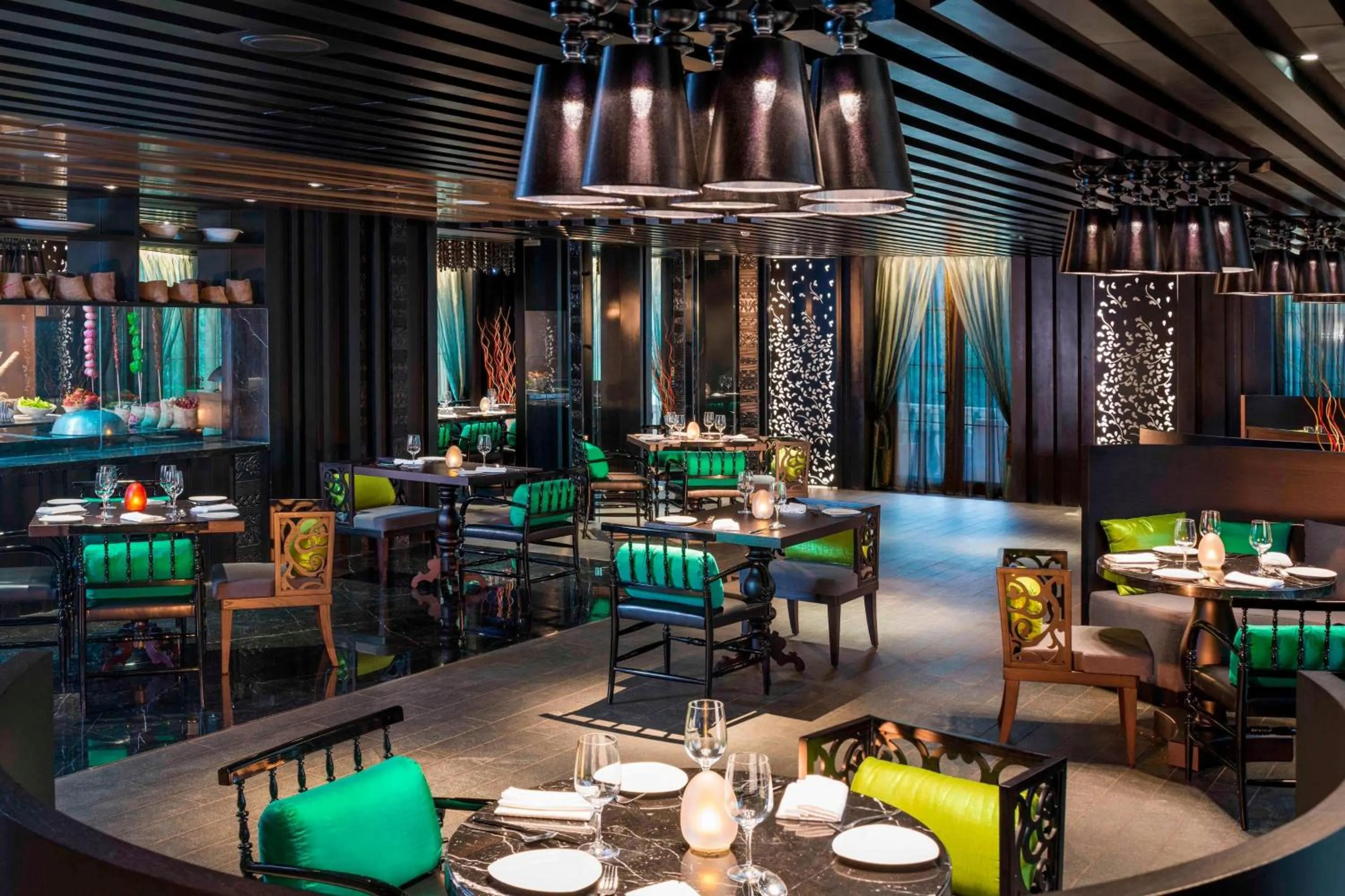 Restaurant/places to eat in Le Meridien Mahabaleshwar Resort & Spa