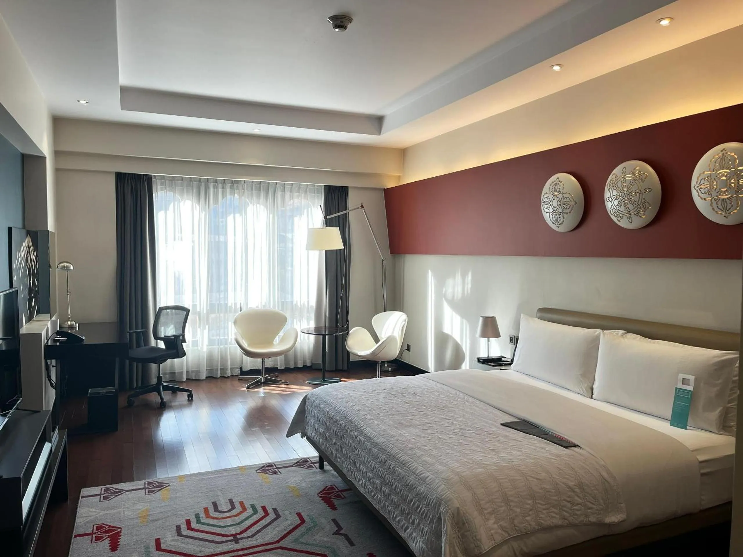 Bedroom, Bed in Le Meridien Thimphu