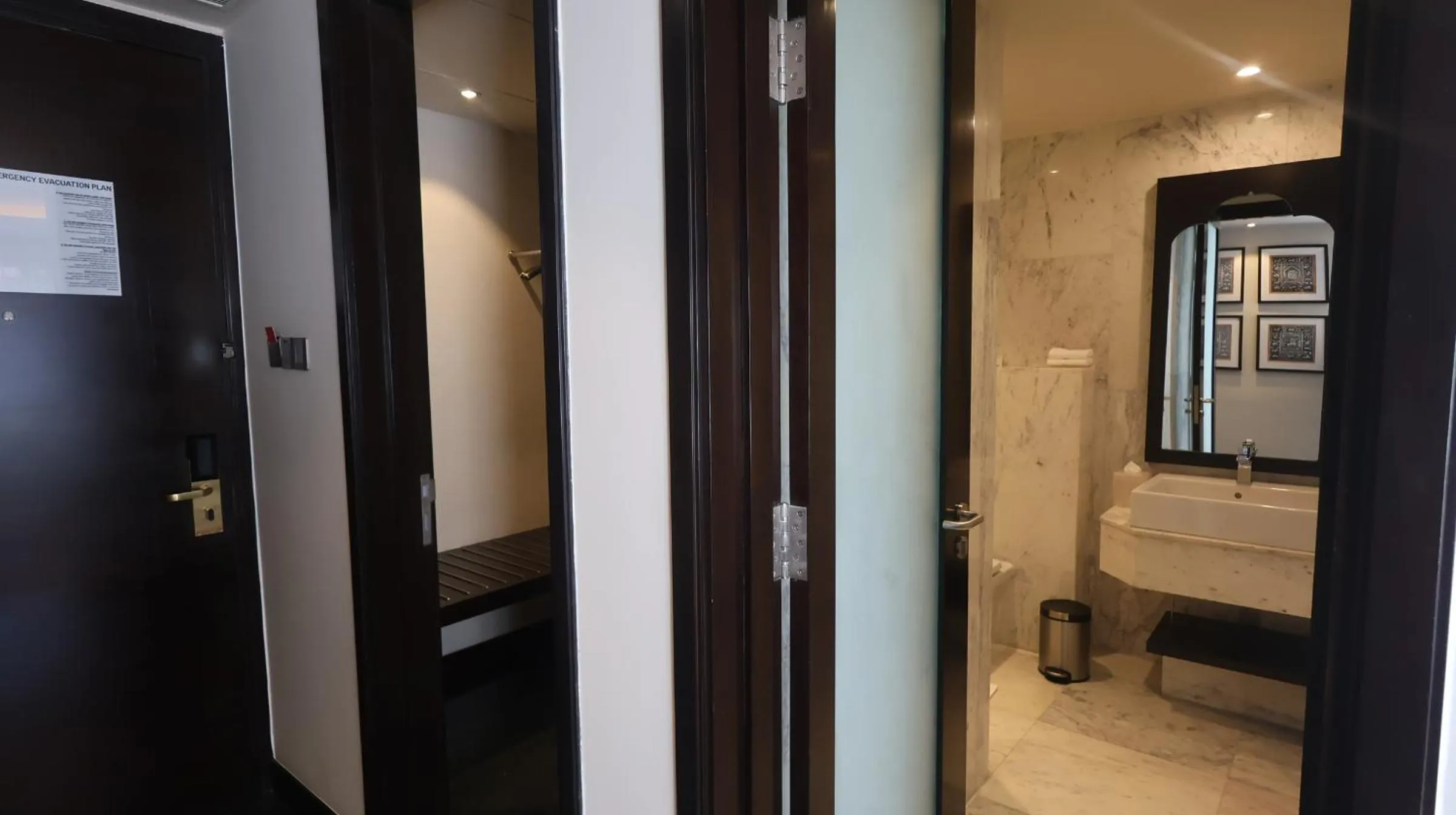 Toilet in Le Meridien Thimphu