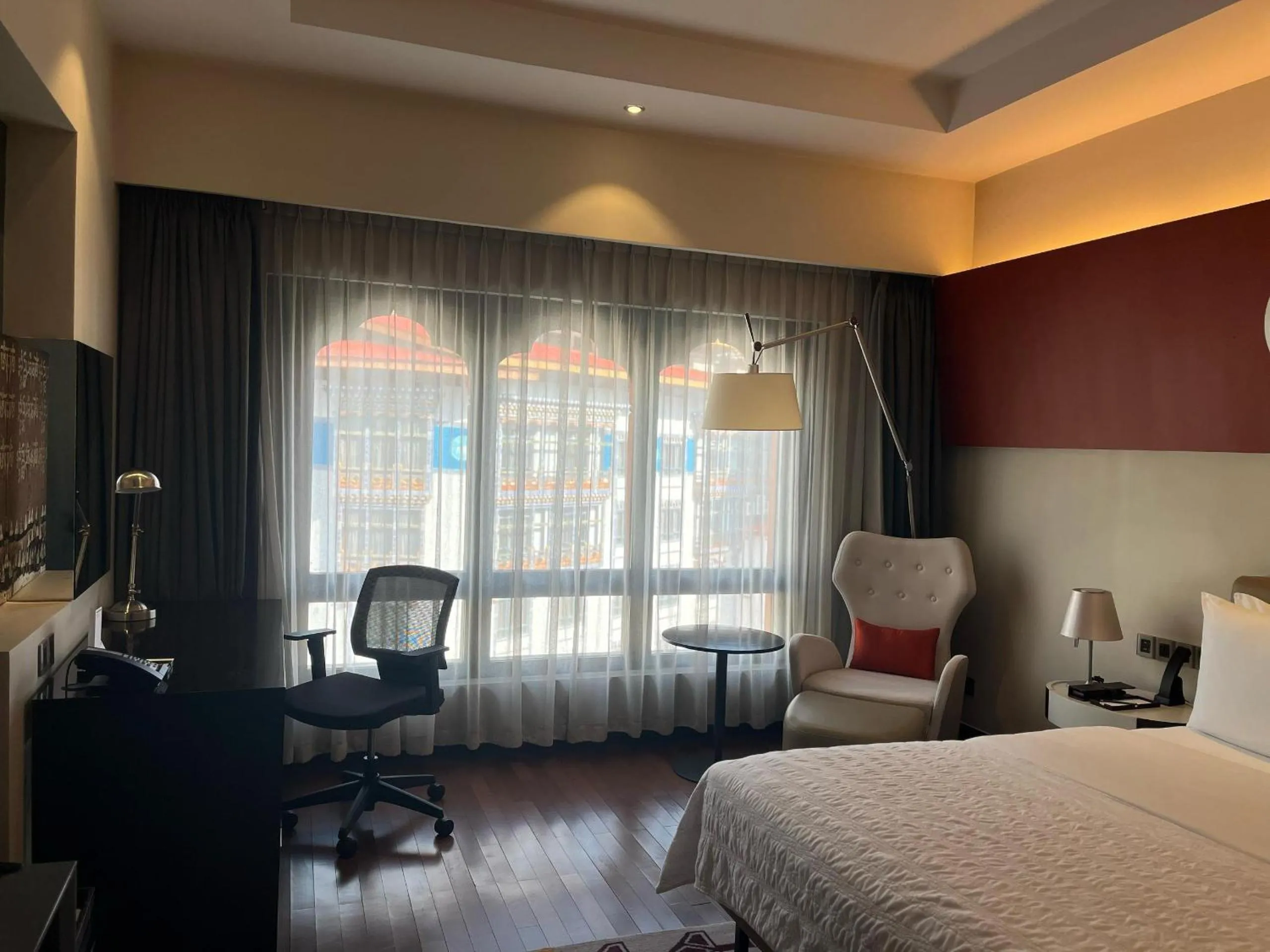 Bedroom, Bed in Le Meridien Thimphu