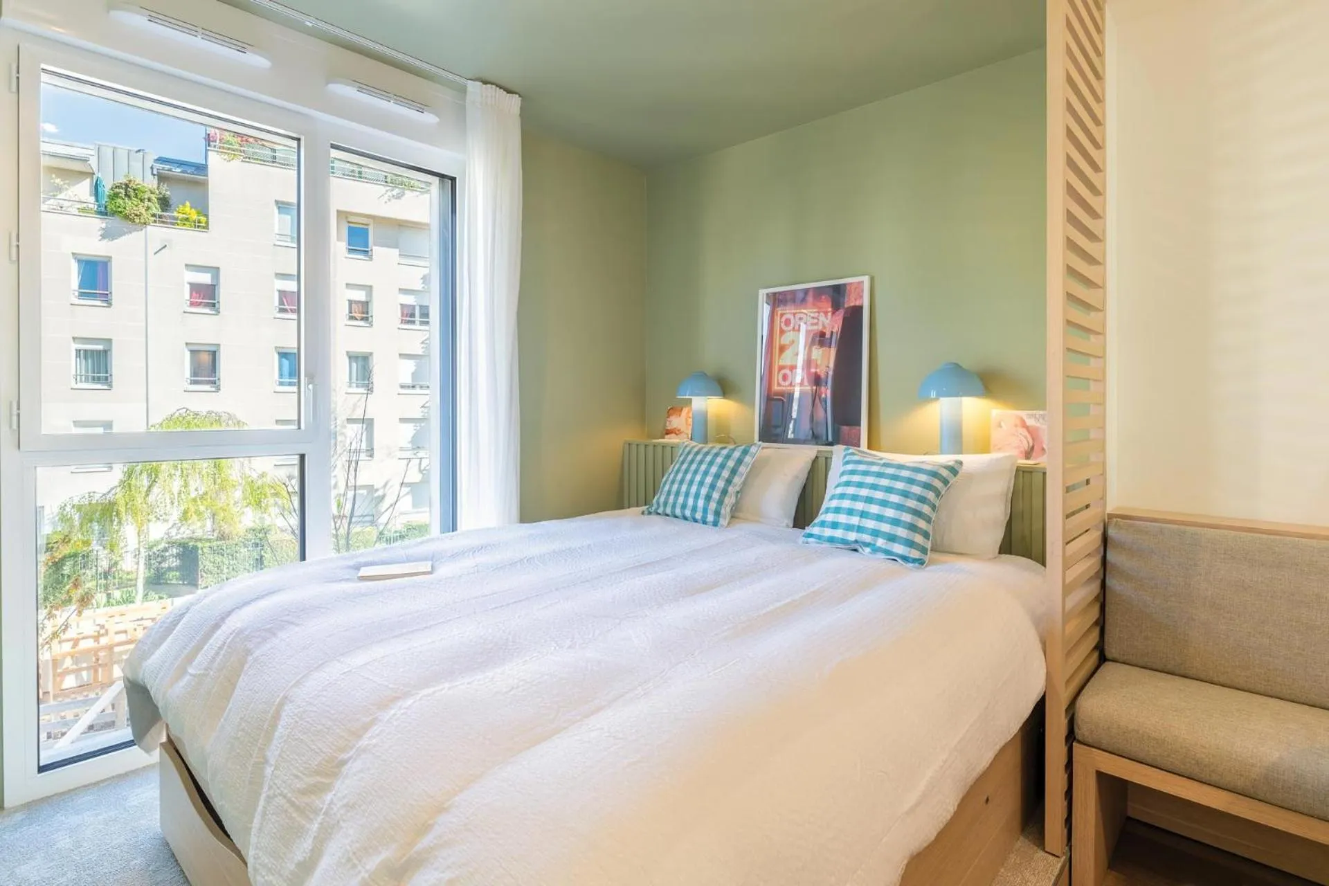 Bedroom, Bed in Bikube Lyon