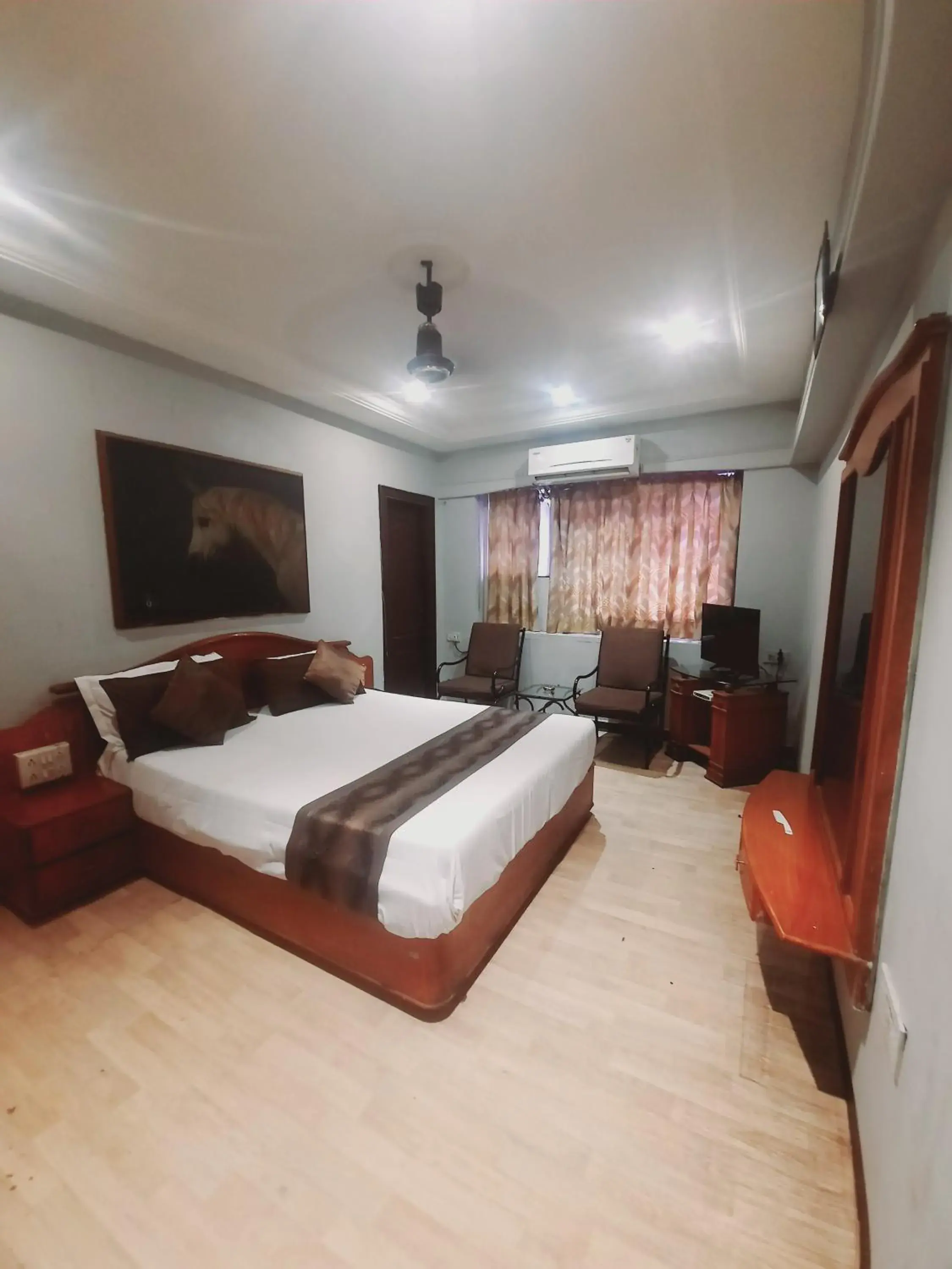 Standard Double Room with Fan - single occupancy in Hotel JMC Group Standard Double Room with Fan - single occupancy in Hotel JMC Group