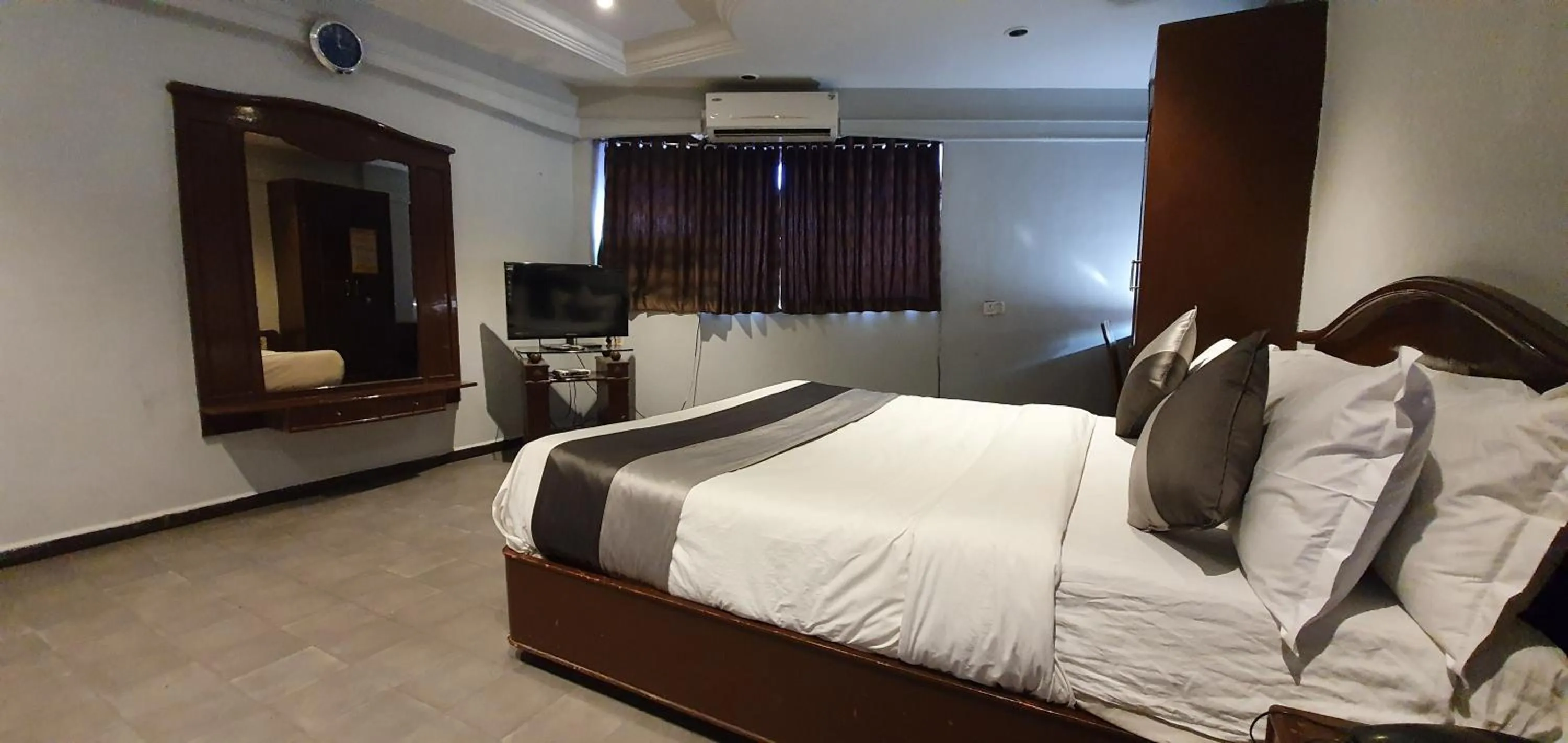 Photo of the whole room, Bed in Hotel JMC Group