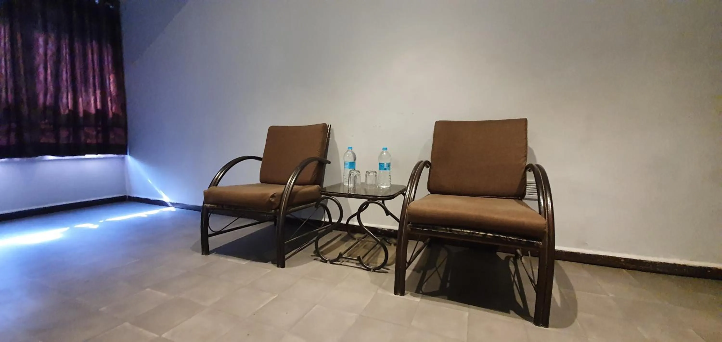 Seating area in Hotel JMC Group