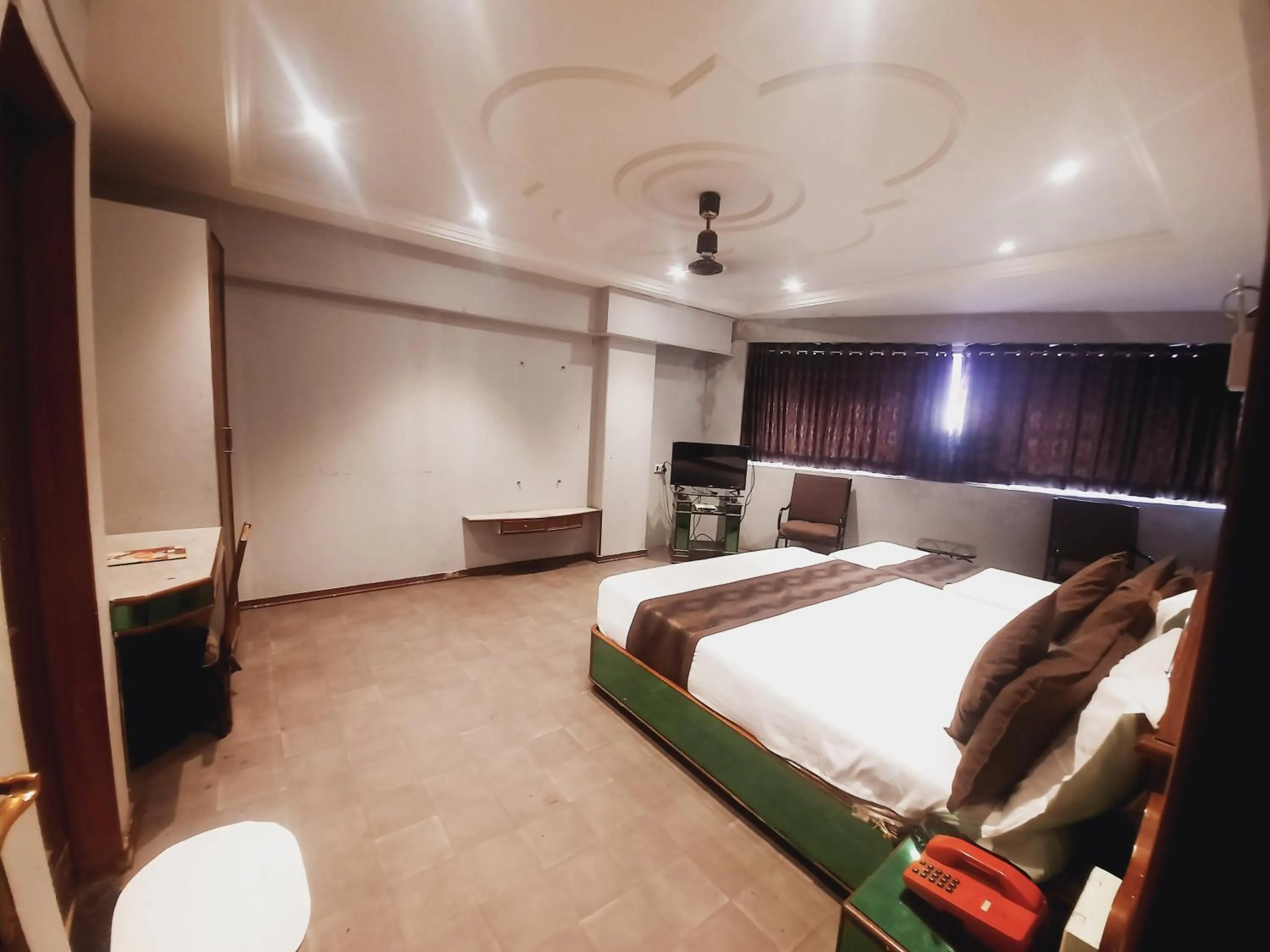 Bedroom, Bed in Hotel JMC Group